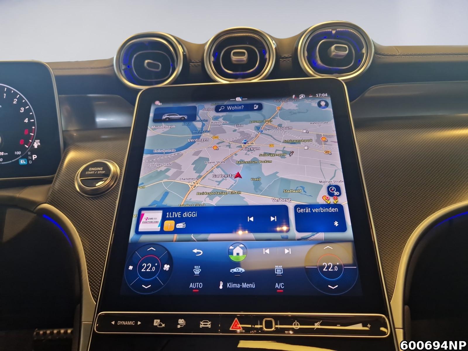 Fahrzeugabbildung Mercedes-Benz GLC 300 de AMG Pano AHK 20 Zoll Memory Totwinkel