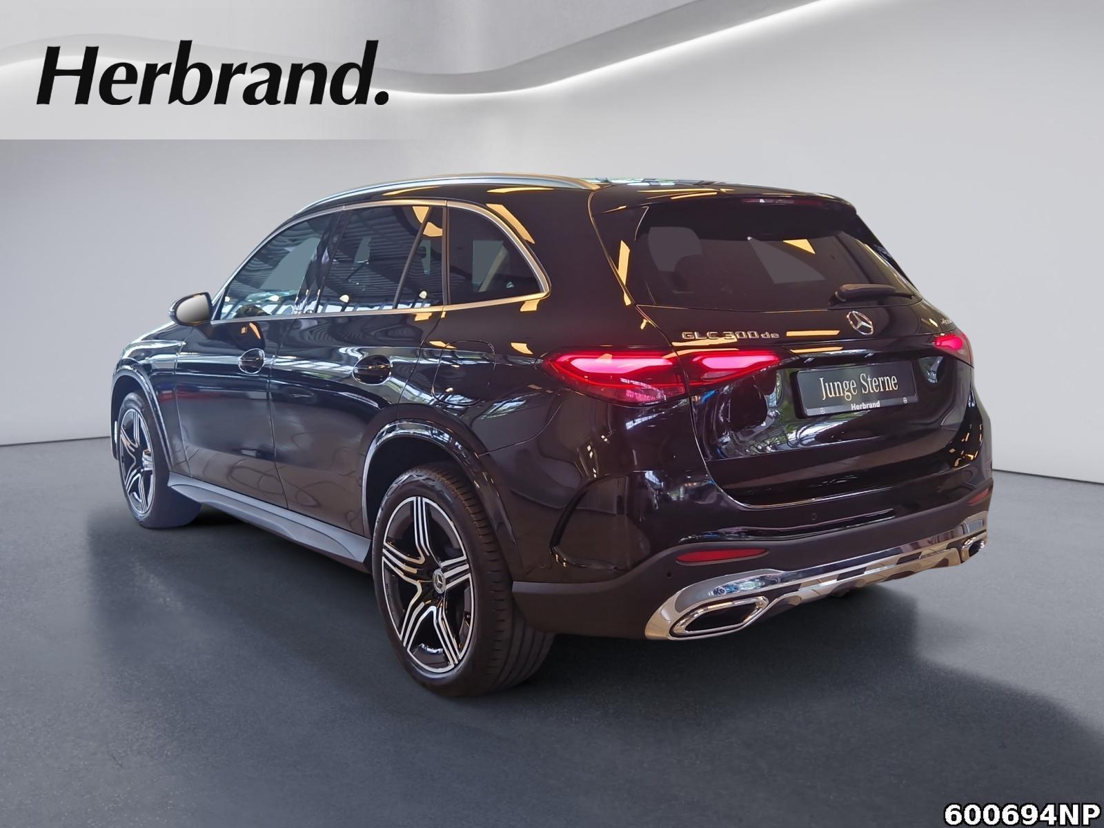 Fahrzeugabbildung Mercedes-Benz GLC 300 de AMG Pano AHK 20 Zoll Memory Totwinkel