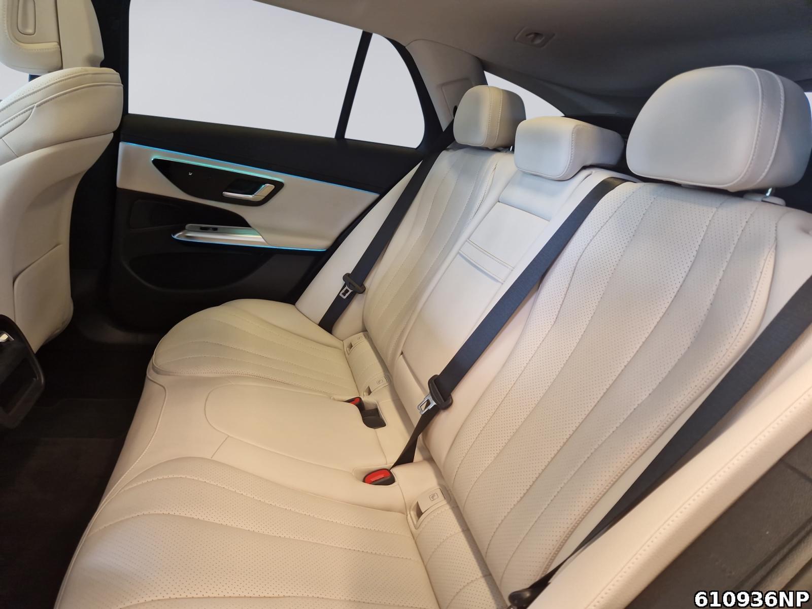 Fahrzeugabbildung Mercedes-Benz E 300 T 4M All-Terrain Pano AHK Digital Light