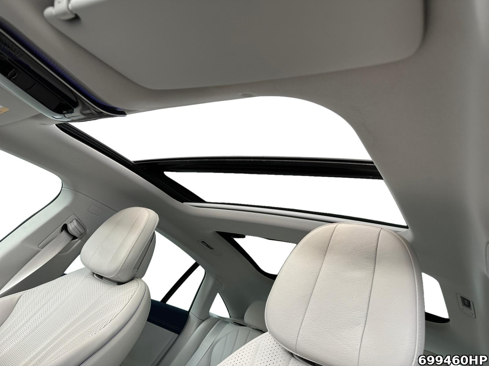 Fahrzeugabbildung Mercedes-Benz EQE 4M Electric Art AIRMATIC DIGITAL LIGHT