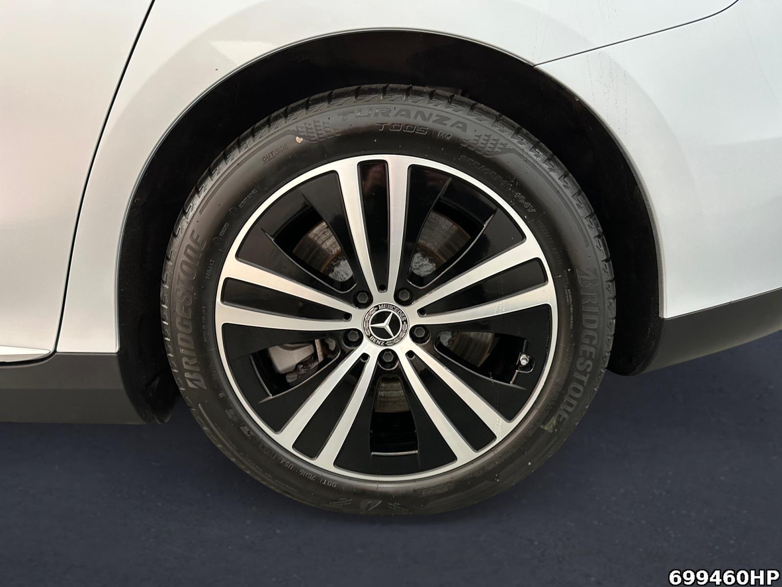 Fahrzeugabbildung Mercedes-Benz EQE 4M Electric Art AIRMATIC DIGITAL LIGHT