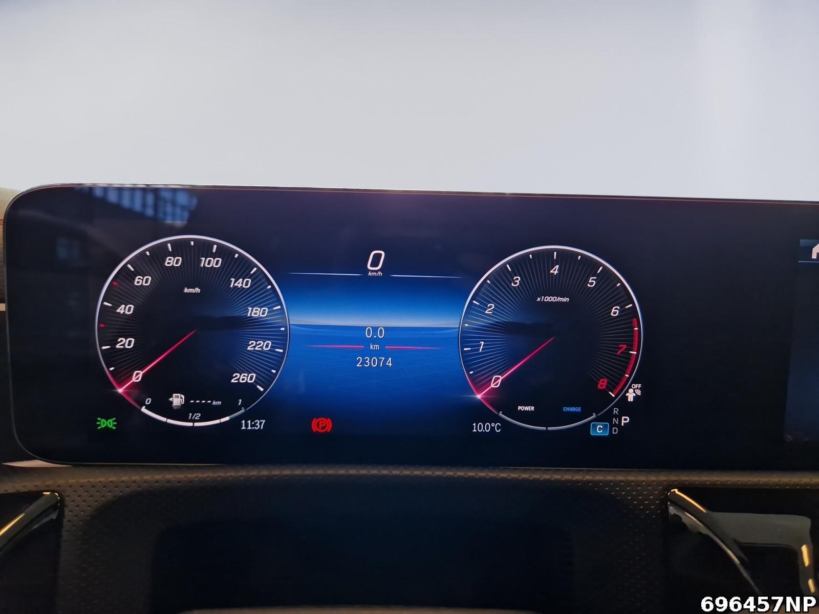 Fahrzeugabbildung Mercedes-Benz CLA 200 Shooting Brake AMG Line Pano Night Adv. Sound CarPla