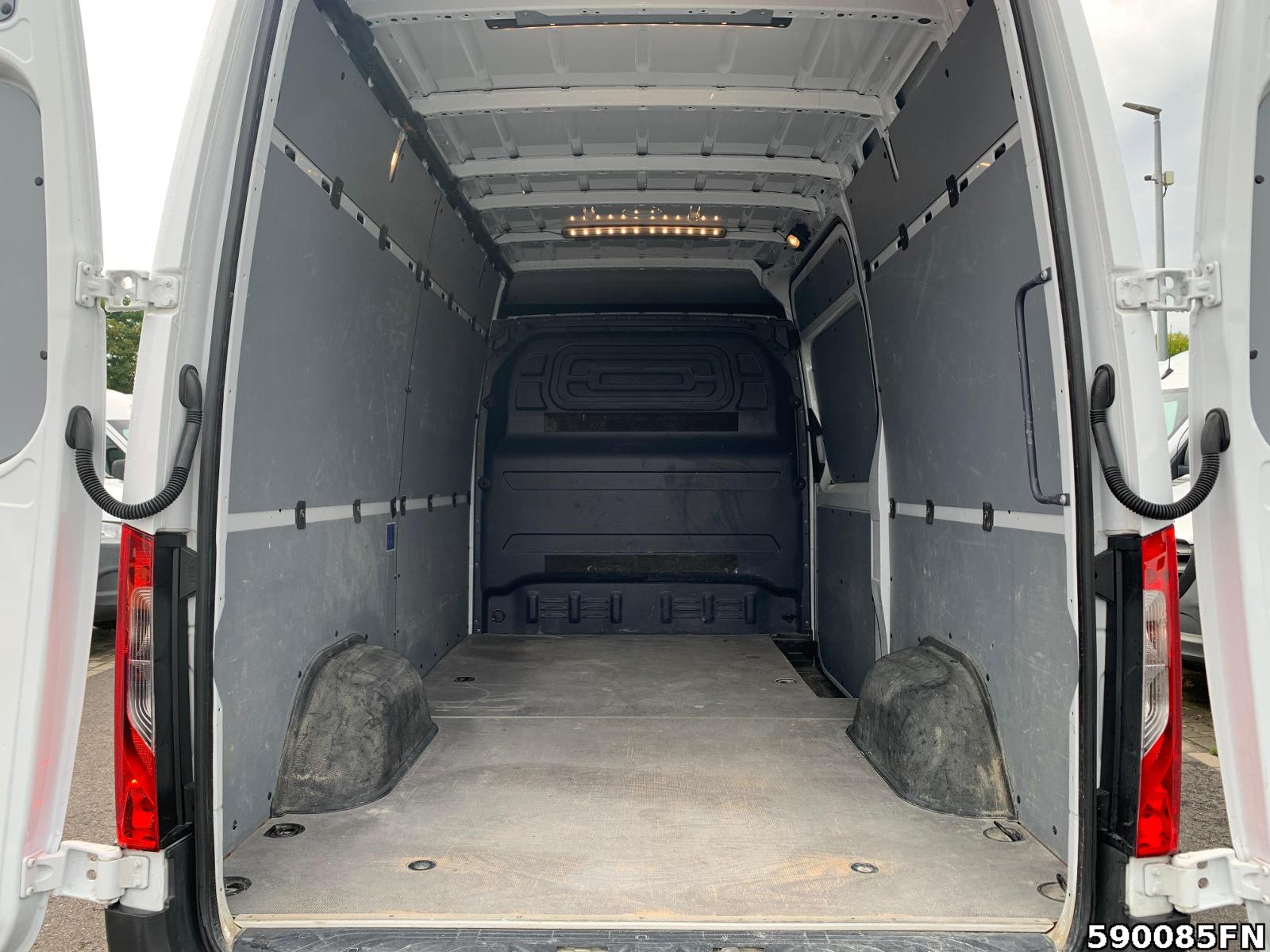 Fahrzeugabbildung Mercedes-Benz Sprinter 315 L2H2 **KLIMA**AHK**KAMERA**DAB**
