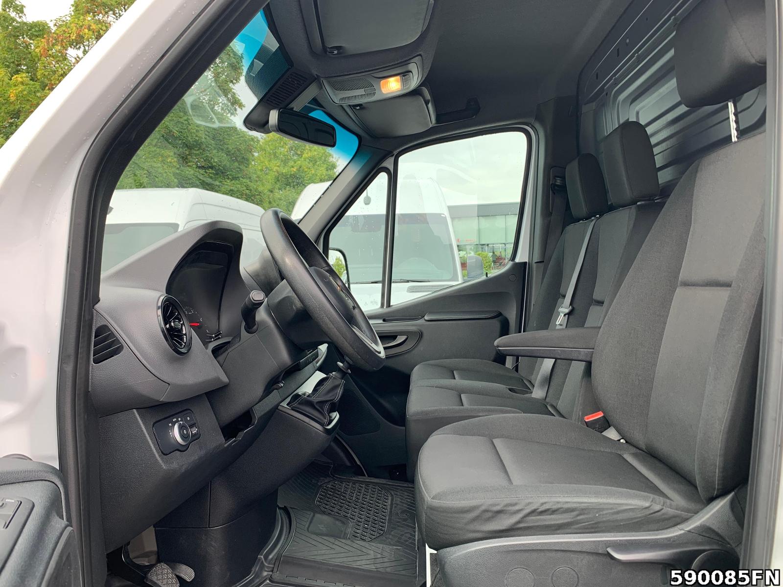 Fahrzeugabbildung Mercedes-Benz Sprinter 315 L2H2 **KLIMA**AHK**KAMERA**DAB**