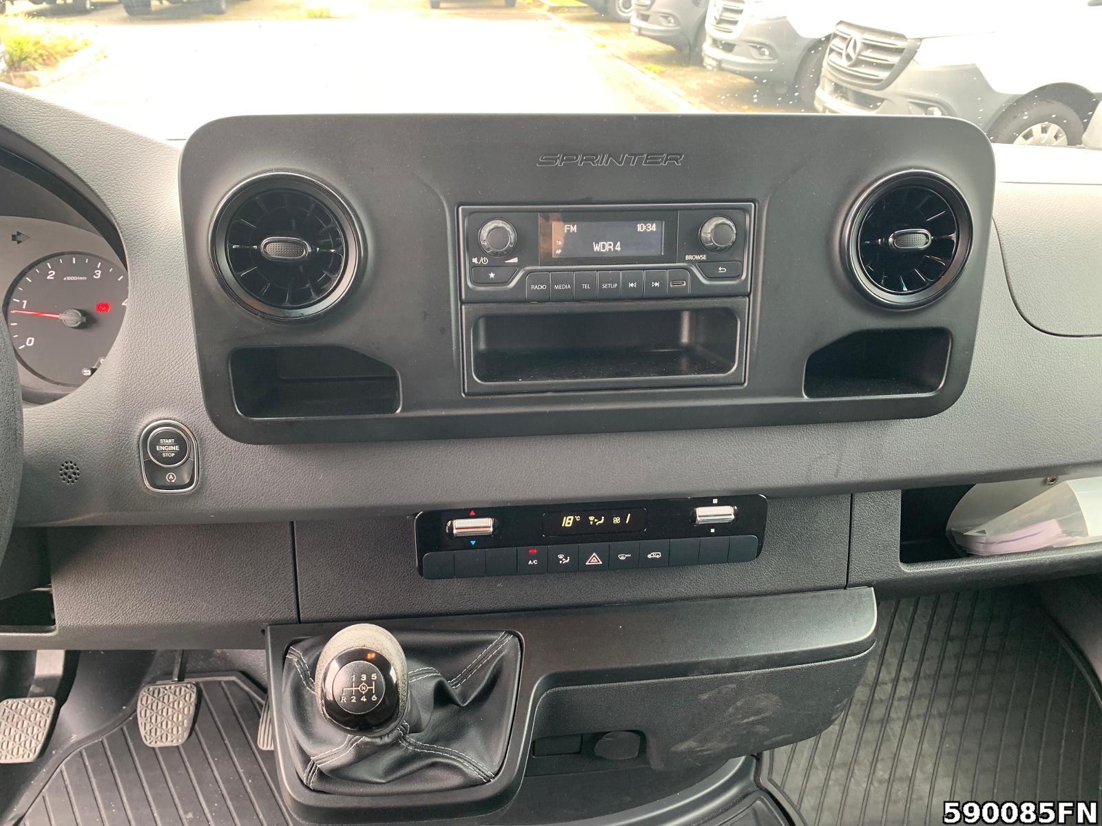 Fahrzeugabbildung Mercedes-Benz Sprinter 315 L2H2 **KLIMA**AHK**KAMERA**DAB**
