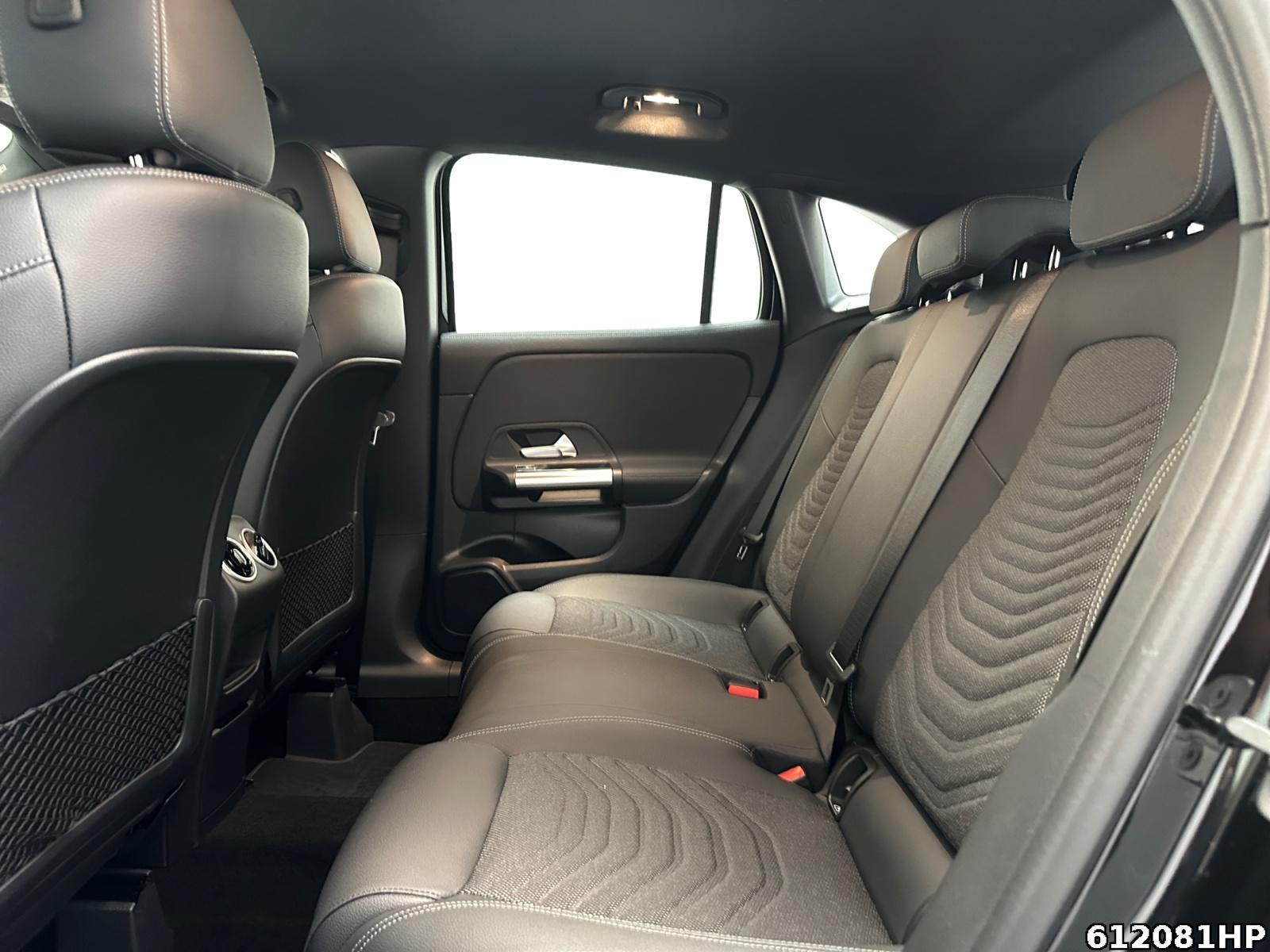 Fahrzeugabbildung Mercedes-Benz GLA 200 Progressive DISTRONIC AHK Rückfahrkamera