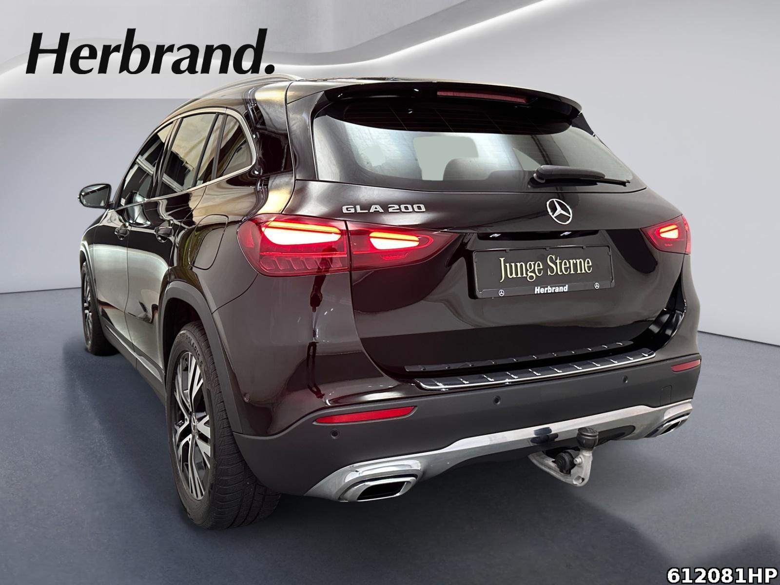 Fahrzeugabbildung Mercedes-Benz GLA 200 Progressive DISTRONIC AHK Rückfahrkamera