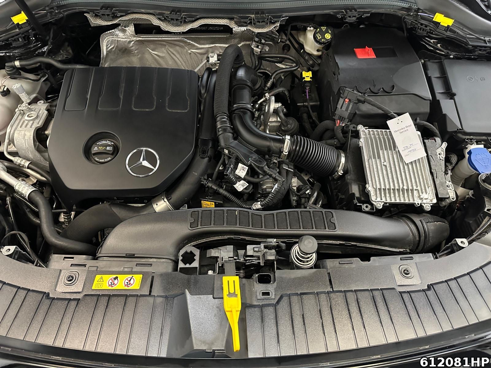 Fahrzeugabbildung Mercedes-Benz GLA 200 Progressive DISTRONIC AHK Rückfahrkamera