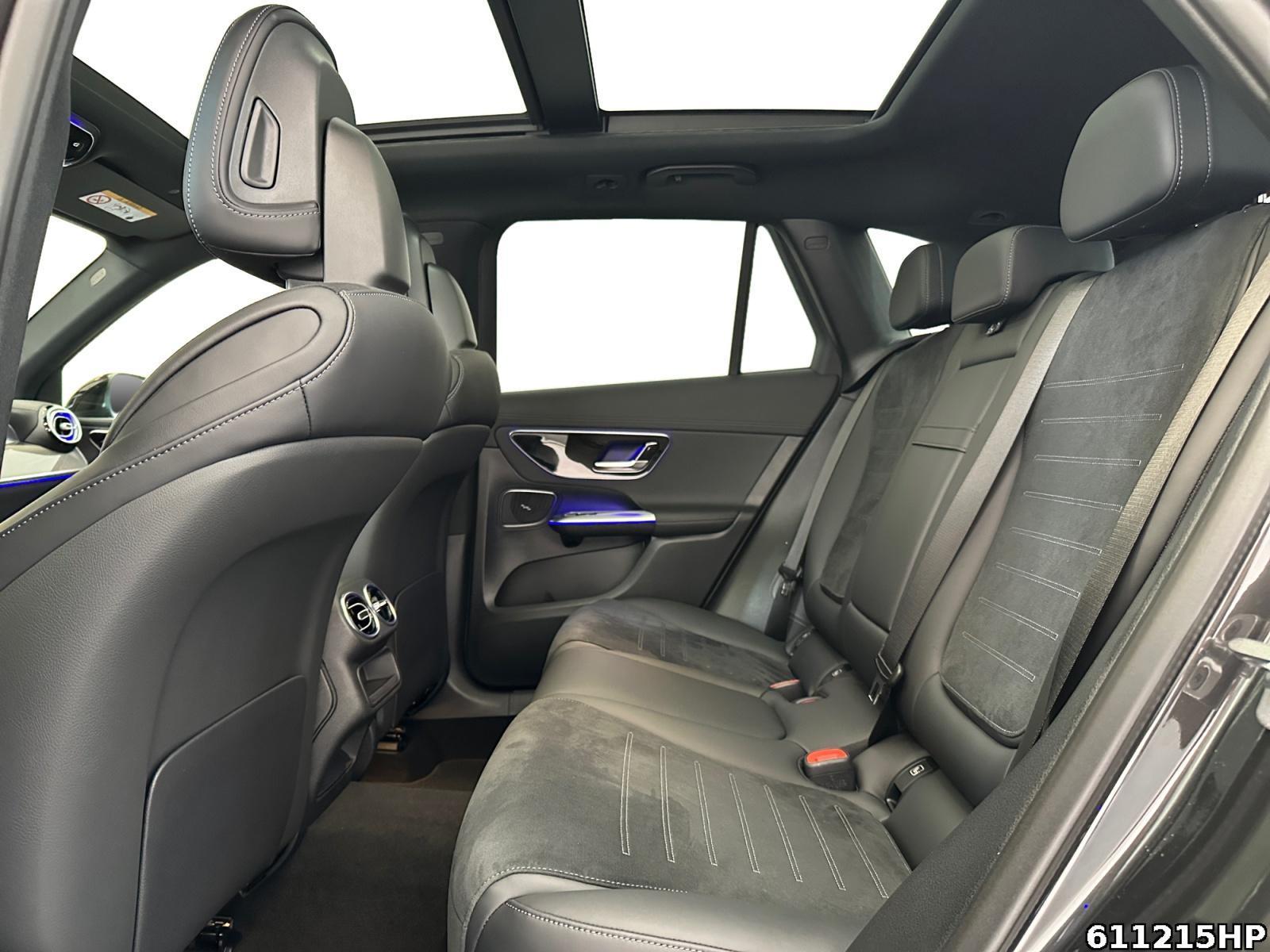 Fahrzeugabbildung Mercedes-Benz GLC 300 4M AMG Pano AHK Night Memory Standheiz.