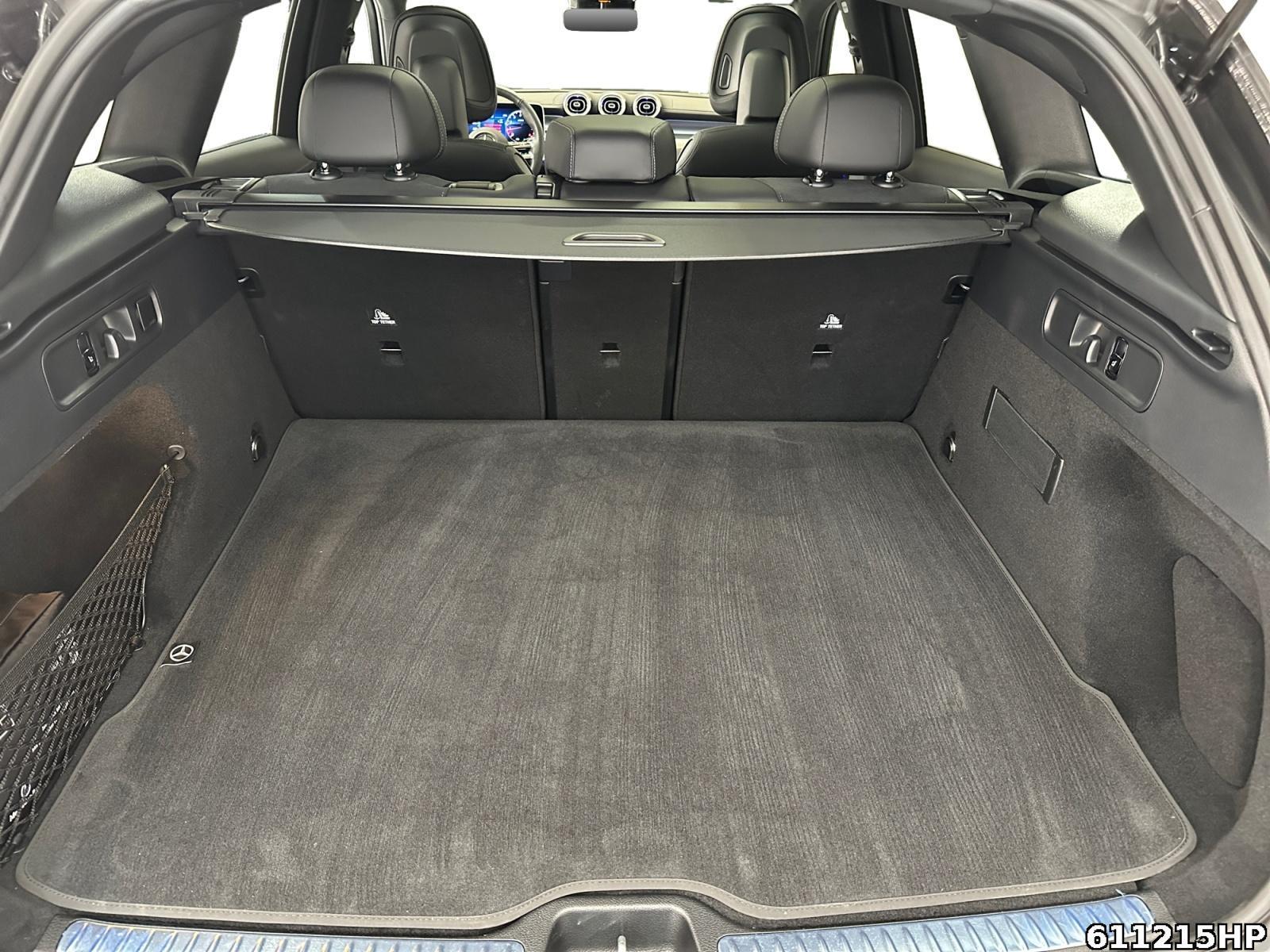 Fahrzeugabbildung Mercedes-Benz GLC 300 4M AMG Pano AHK Night Memory Standheiz.