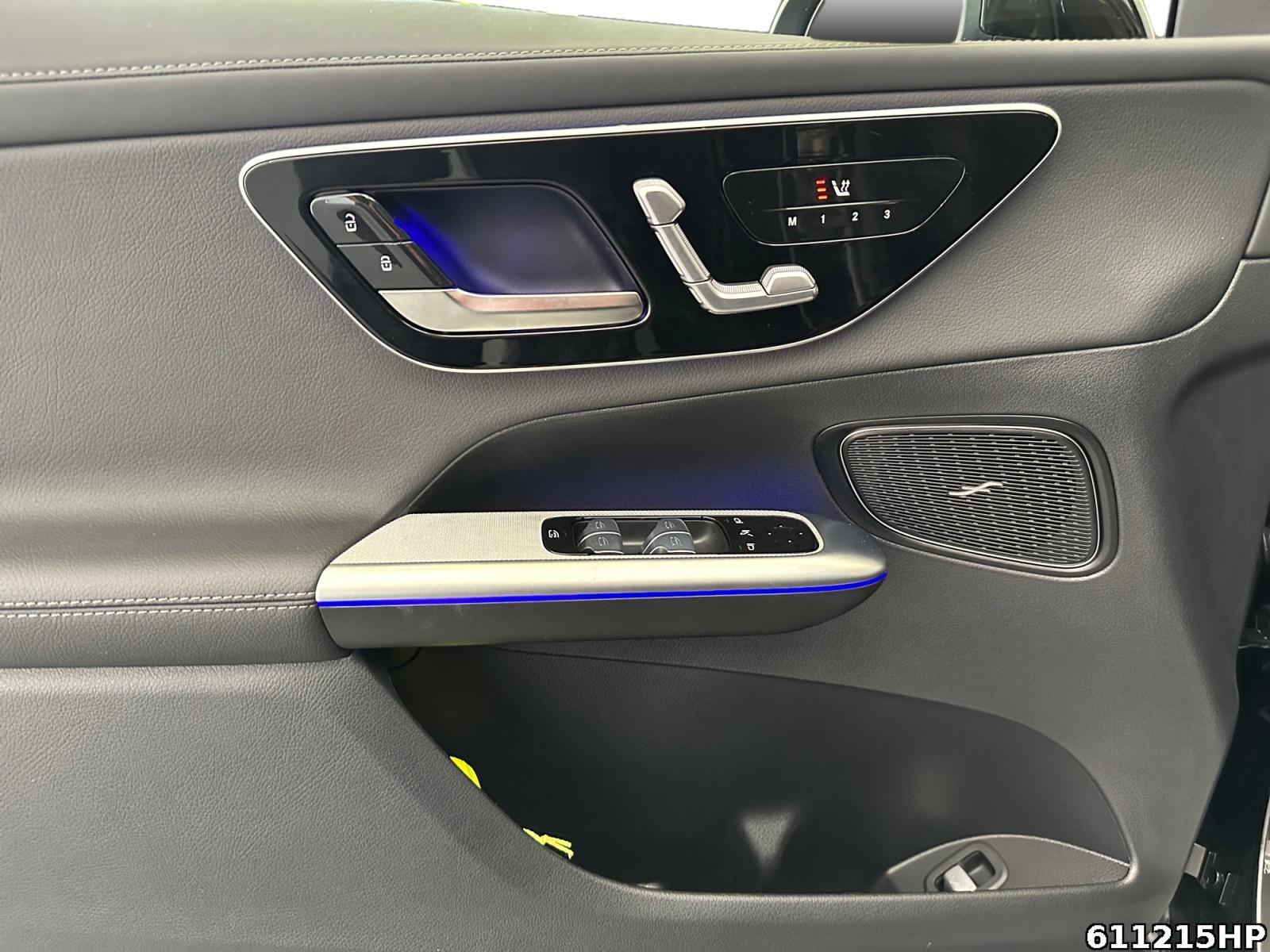 Fahrzeugabbildung Mercedes-Benz GLC 300 4M AMG Pano AHK Night Memory Standheiz.