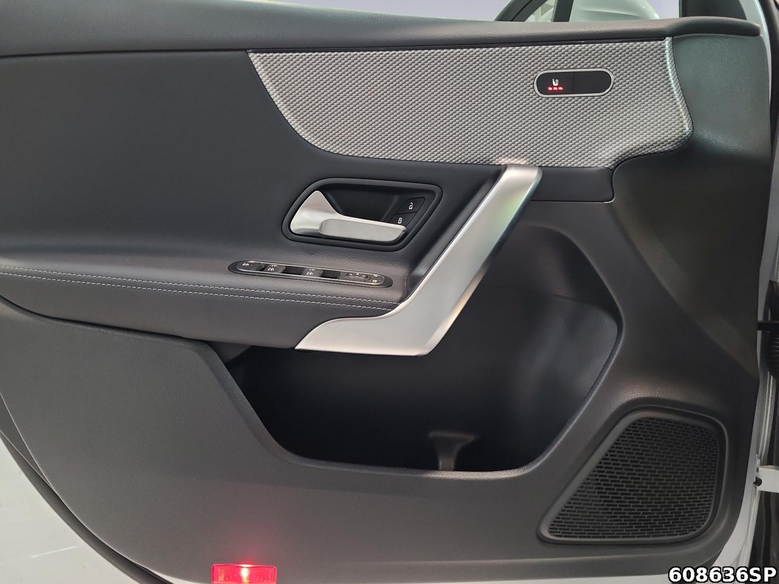 Fahrzeugabbildung Mercedes-Benz A 180 Progressive LED SPUR DAB
