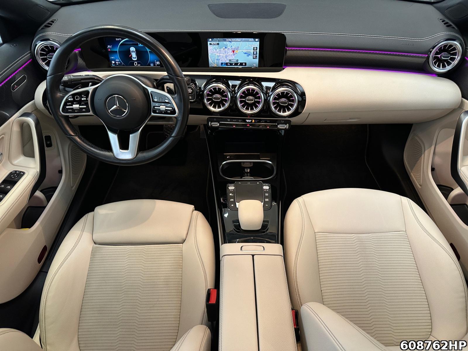 Fahrzeugabbildung Mercedes-Benz CLA 220 d Progressive Panoramadach DISTRONIC AHK