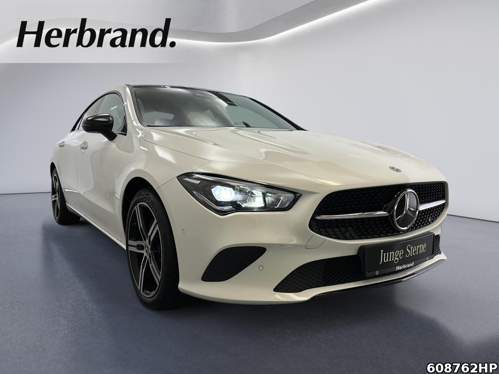 Fahrzeugabbildung Mercedes-Benz CLA 220 d Progressive Panoramadach DISTRONIC AHK