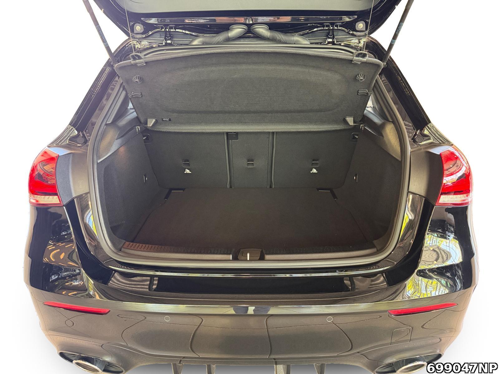 Fahrzeugabbildung Mercedes-Benz A 35 AMG 4matic Pano Multibeam 360°Kamera Memory