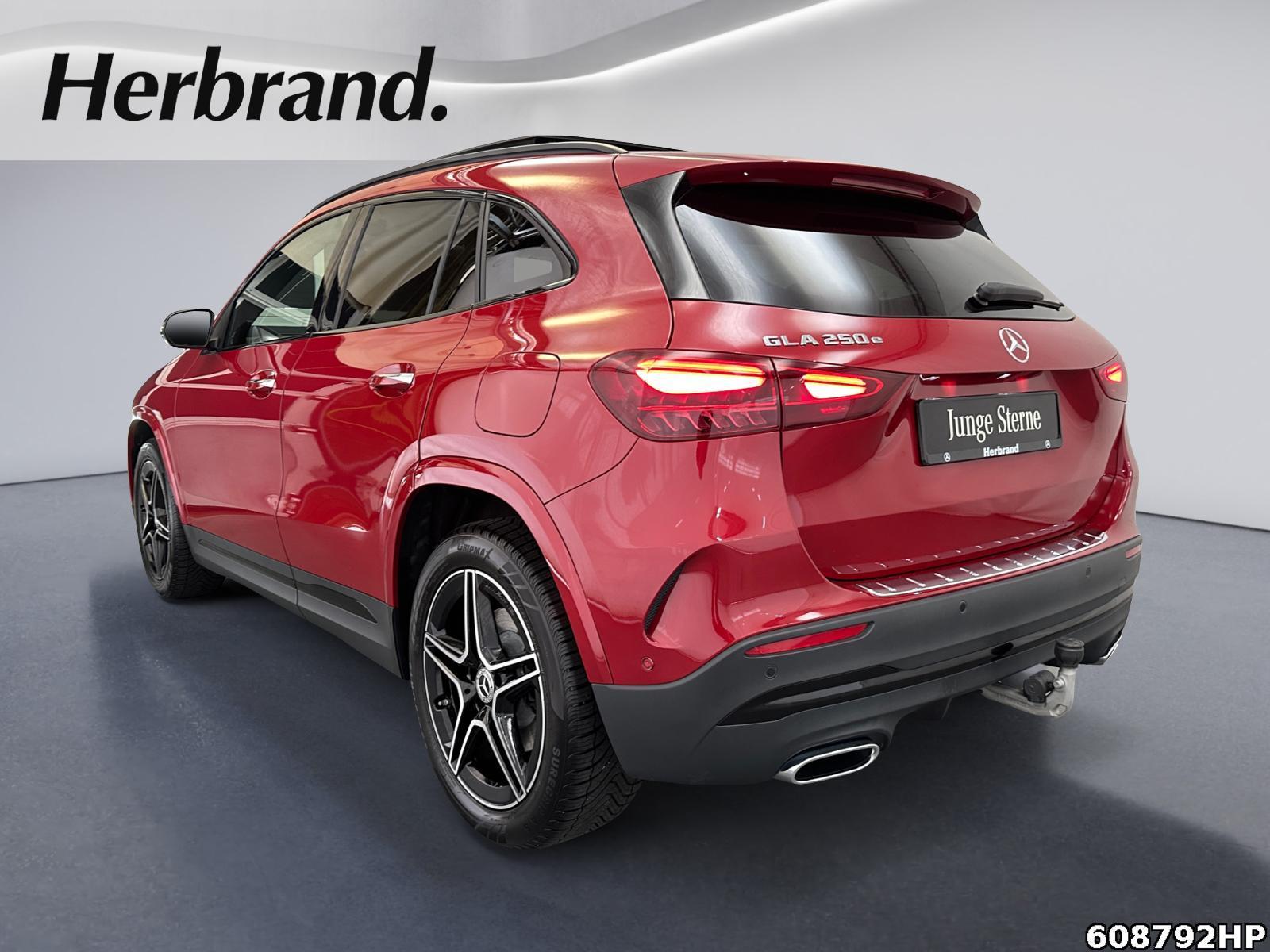 Fahrzeugabbildung Mercedes-Benz GLA 250 e AMG Pano Burmester Distronic AHK Memor