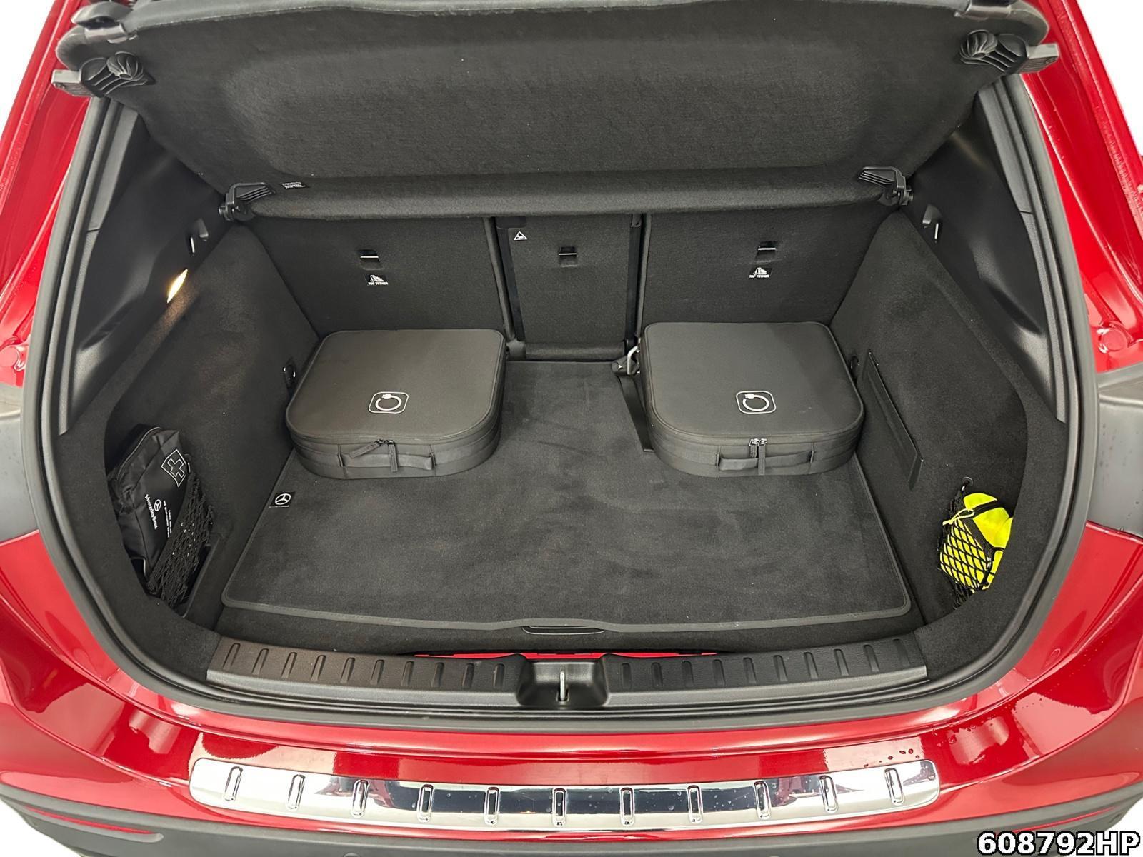 Fahrzeugabbildung Mercedes-Benz GLA 250 e AMG Pano Burmester Distronic AHK Memor
