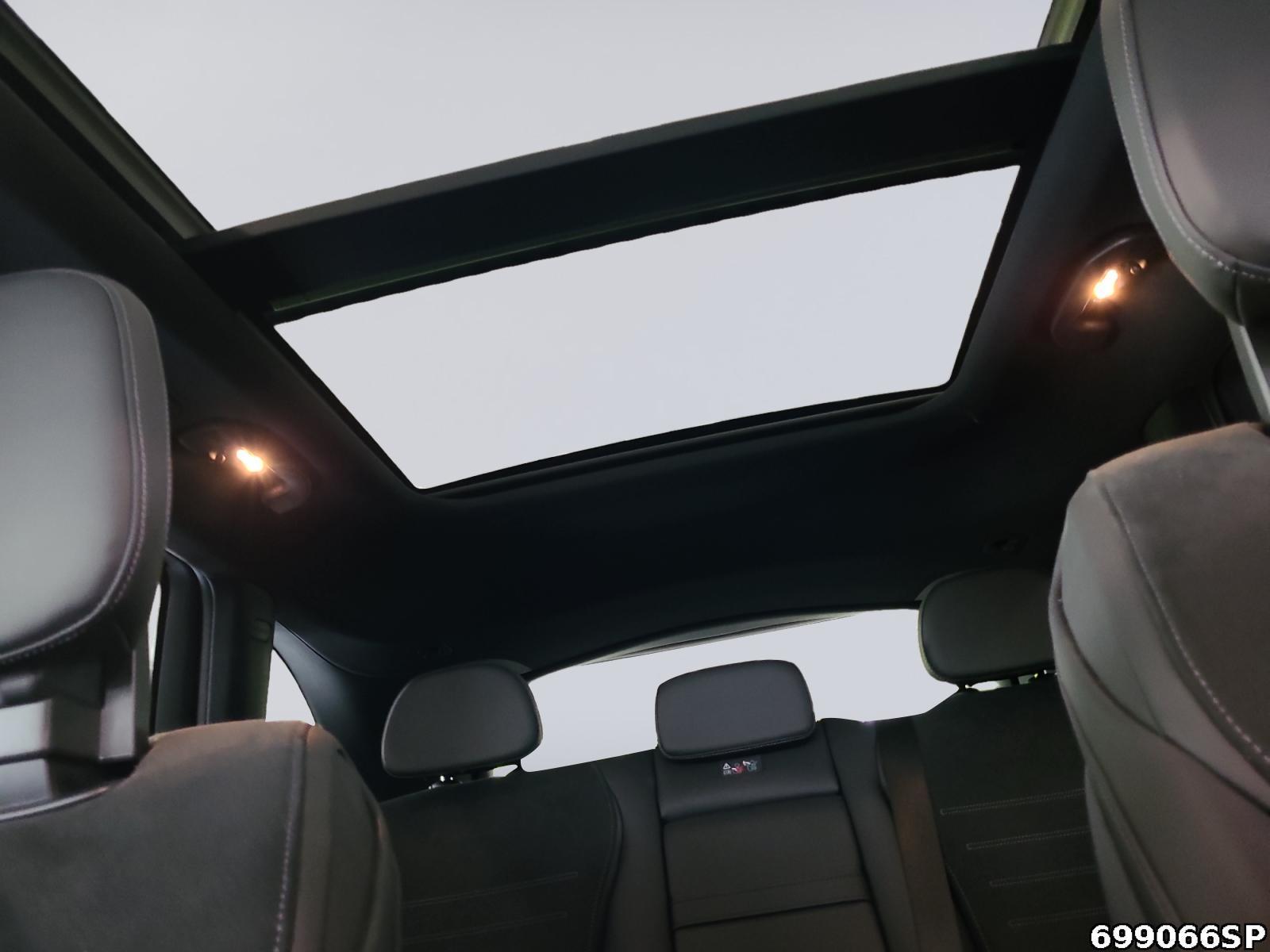 Fahrzeugabbildung Mercedes-Benz GLC 300 d 4M AMG NIGHT AHK PANO MEMORY KAMERA