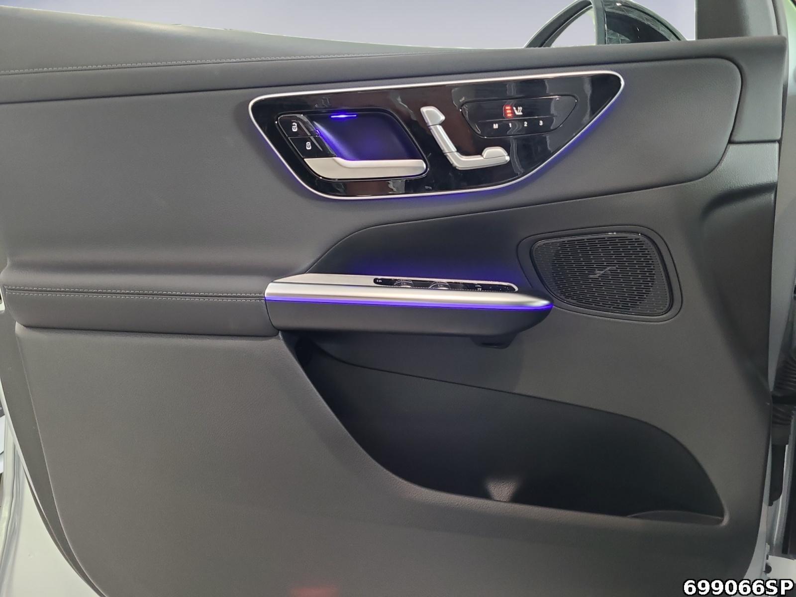 Fahrzeugabbildung Mercedes-Benz GLC 300 d 4M AMG NIGHT AHK PANO MEMORY KAMERA