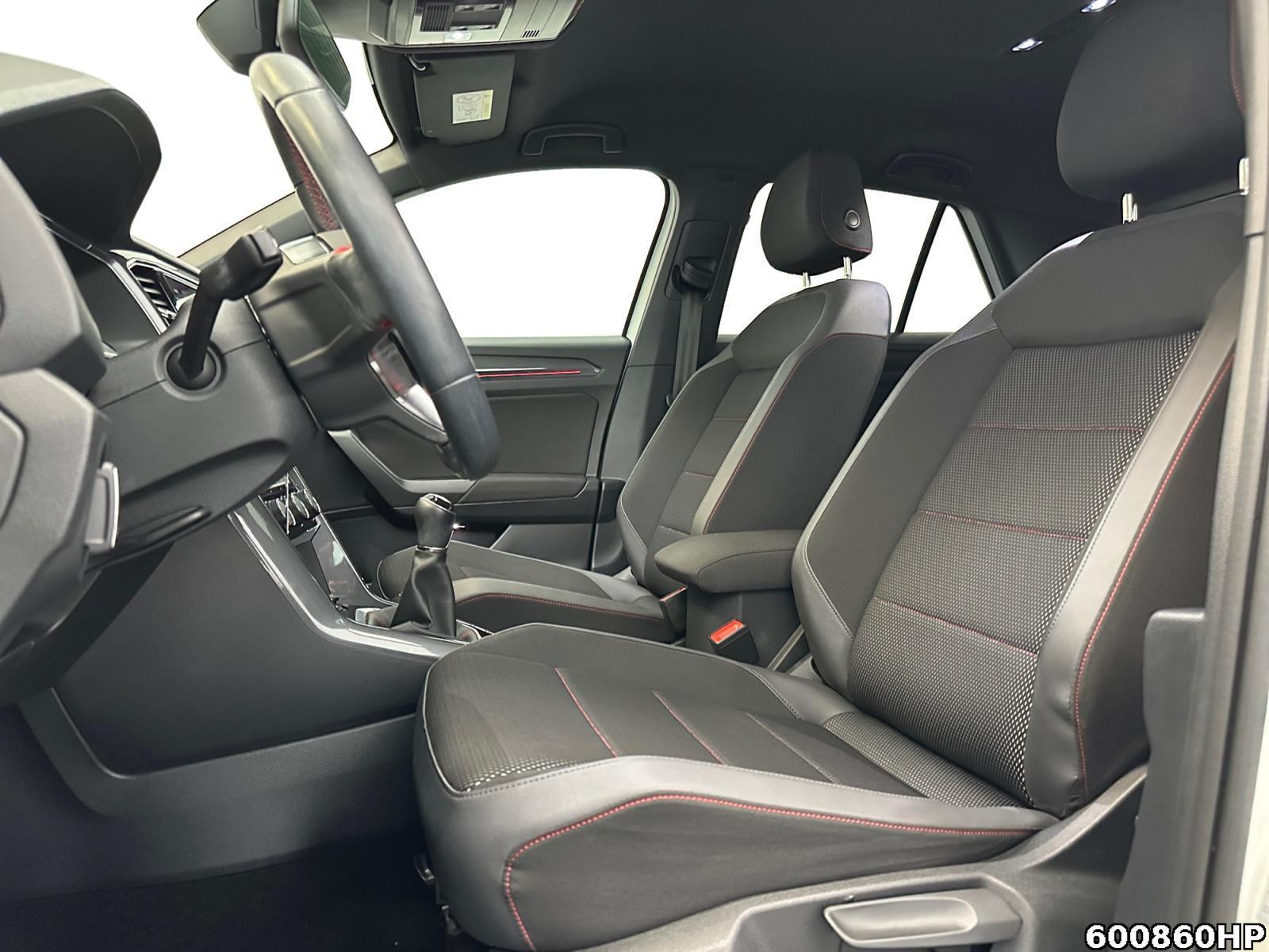 Fahrzeugabbildung Volkswagen T-Roc 1,5 Sport TSI R-Line Kamera Allwetterreif.
