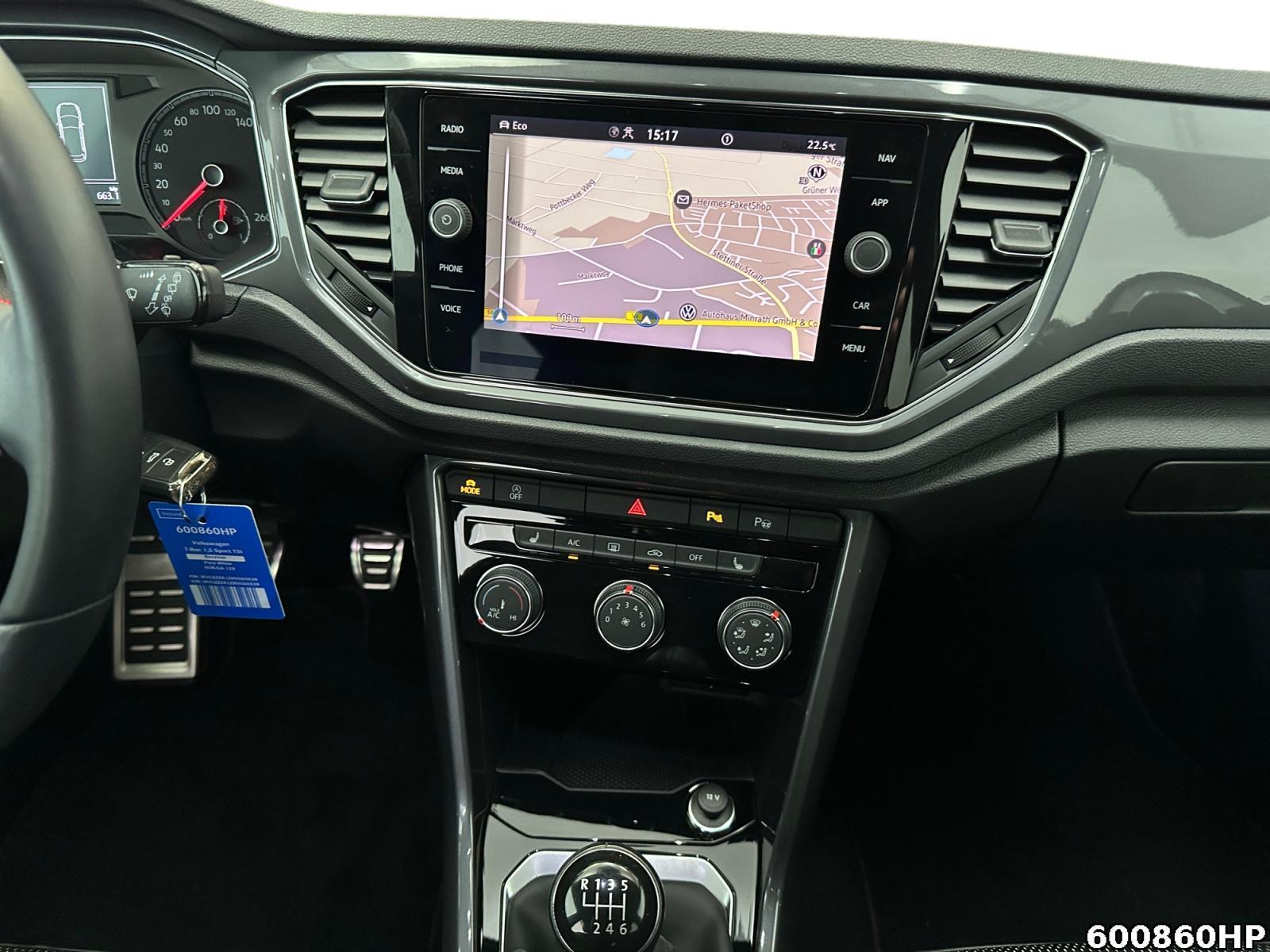 Fahrzeugabbildung Volkswagen T-Roc 1,5 Sport TSI R-Line Kamera Allwetterreif.
