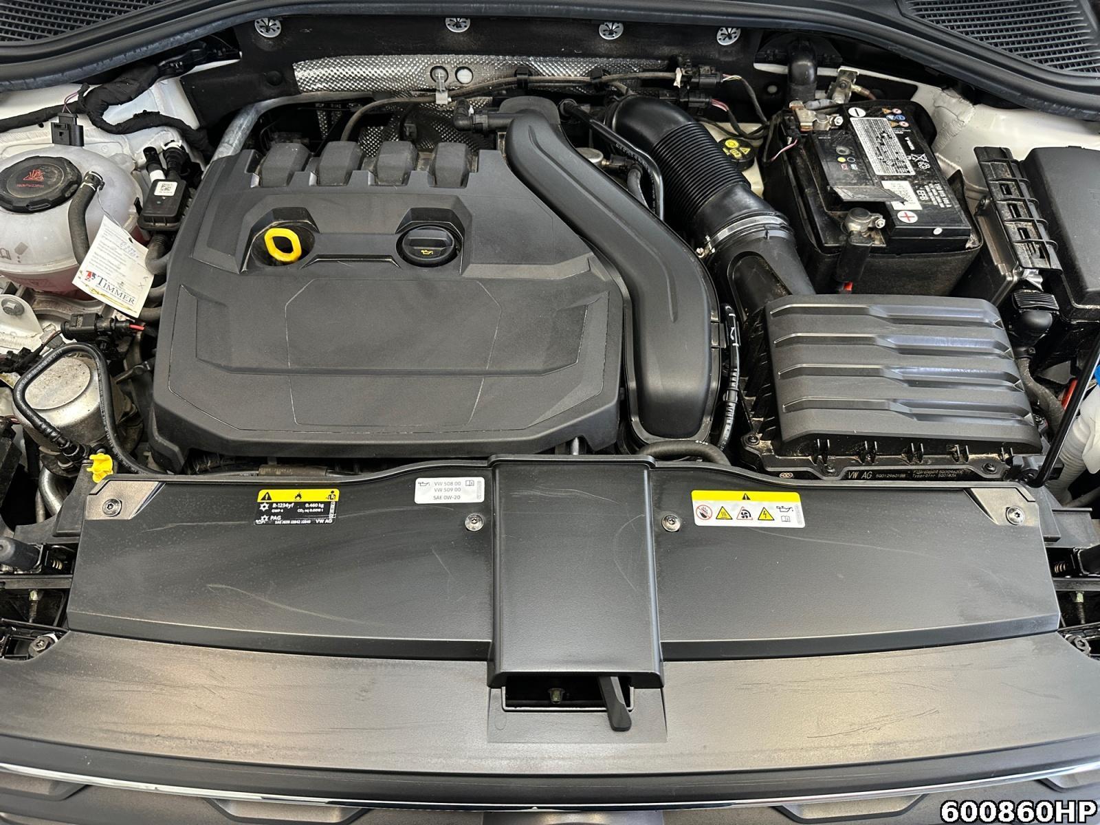 Fahrzeugabbildung Volkswagen T-Roc 1,5 Sport TSI R-Line Kamera Allwetterreif.