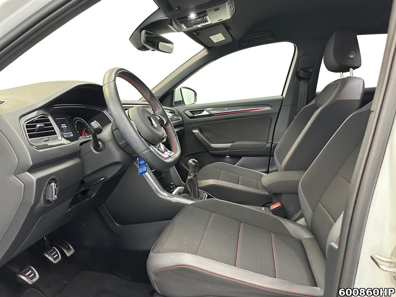 Fahrzeugabbildung Volkswagen T-Roc 1,5 Sport TSI R-Line Kamera Allwetterreif.