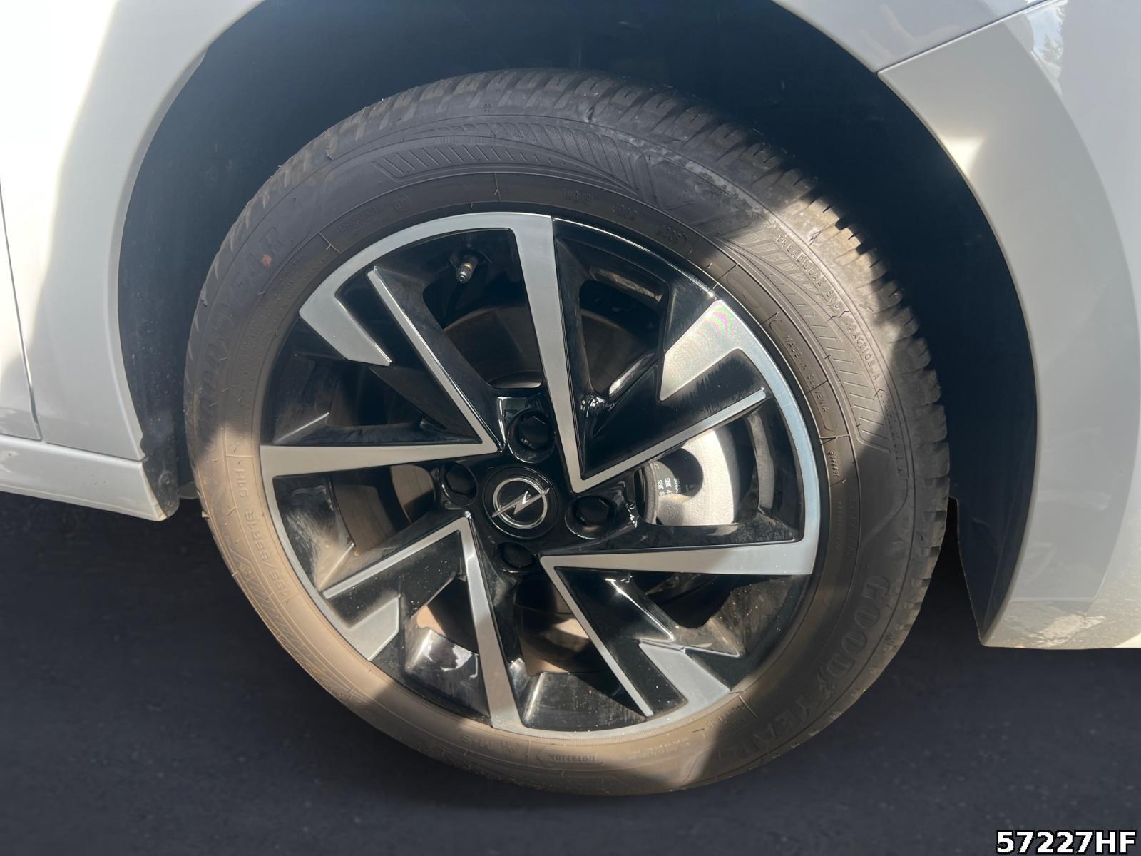 Fahrzeugabbildung Opel Corsa Edition Hybrid 110 PS AT