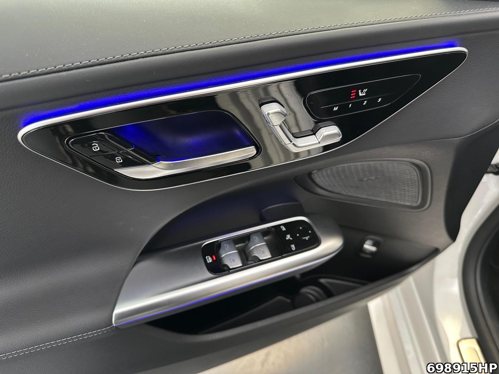 Fahrzeugabbildung Mercedes-Benz C 180 T AMG Line Night-Paket AHK Pano Kamera