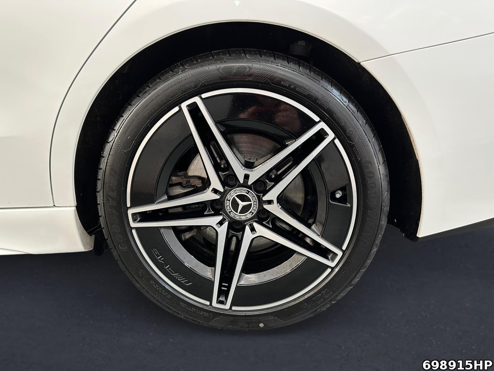 Fahrzeugabbildung Mercedes-Benz C 180 T AMG Line Night-Paket AHK Pano Kamera