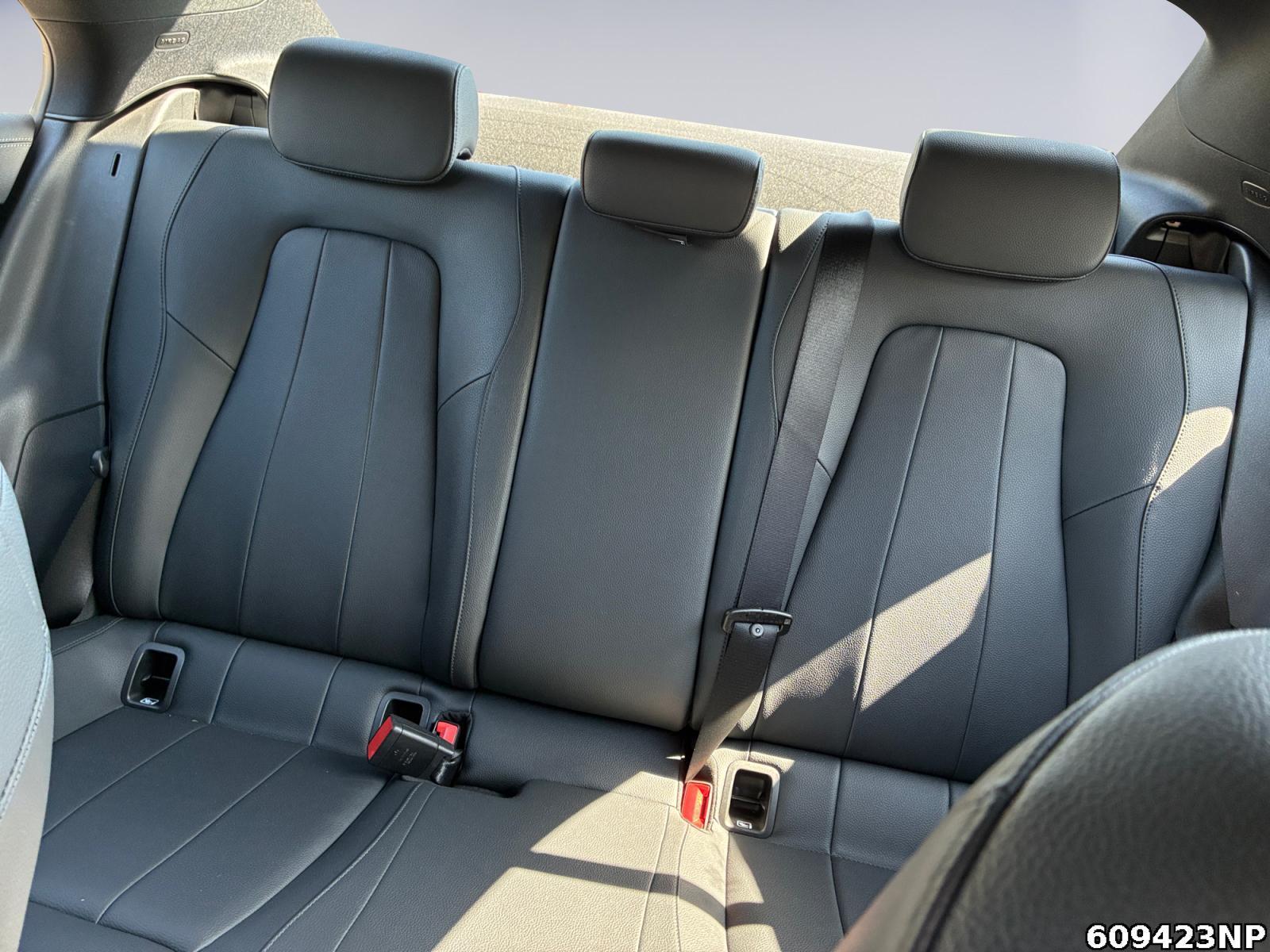 Fahrzeugabbildung Mercedes-Benz CLA 250 e Coupé Progressive Pano Carplay Ambient