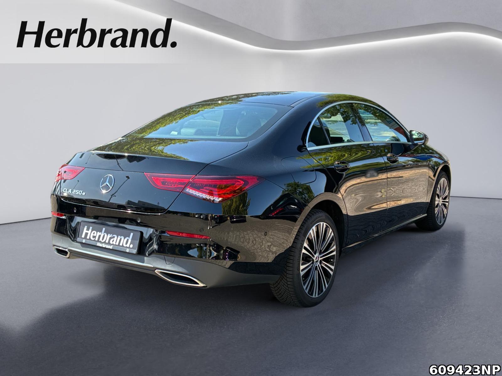 Fahrzeugabbildung Mercedes-Benz CLA 250 e Coupé Progressive Pano Carplay Ambient