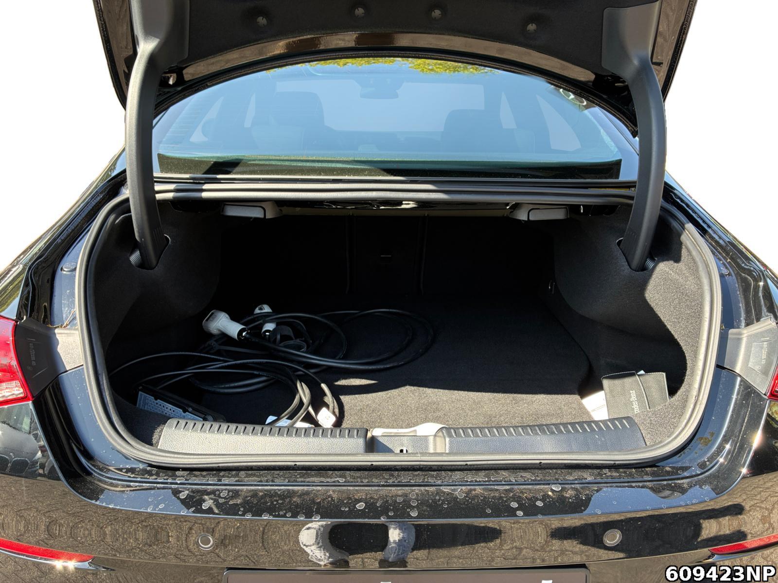 Fahrzeugabbildung Mercedes-Benz CLA 250 e Coupé Progressive Pano Carplay Ambient