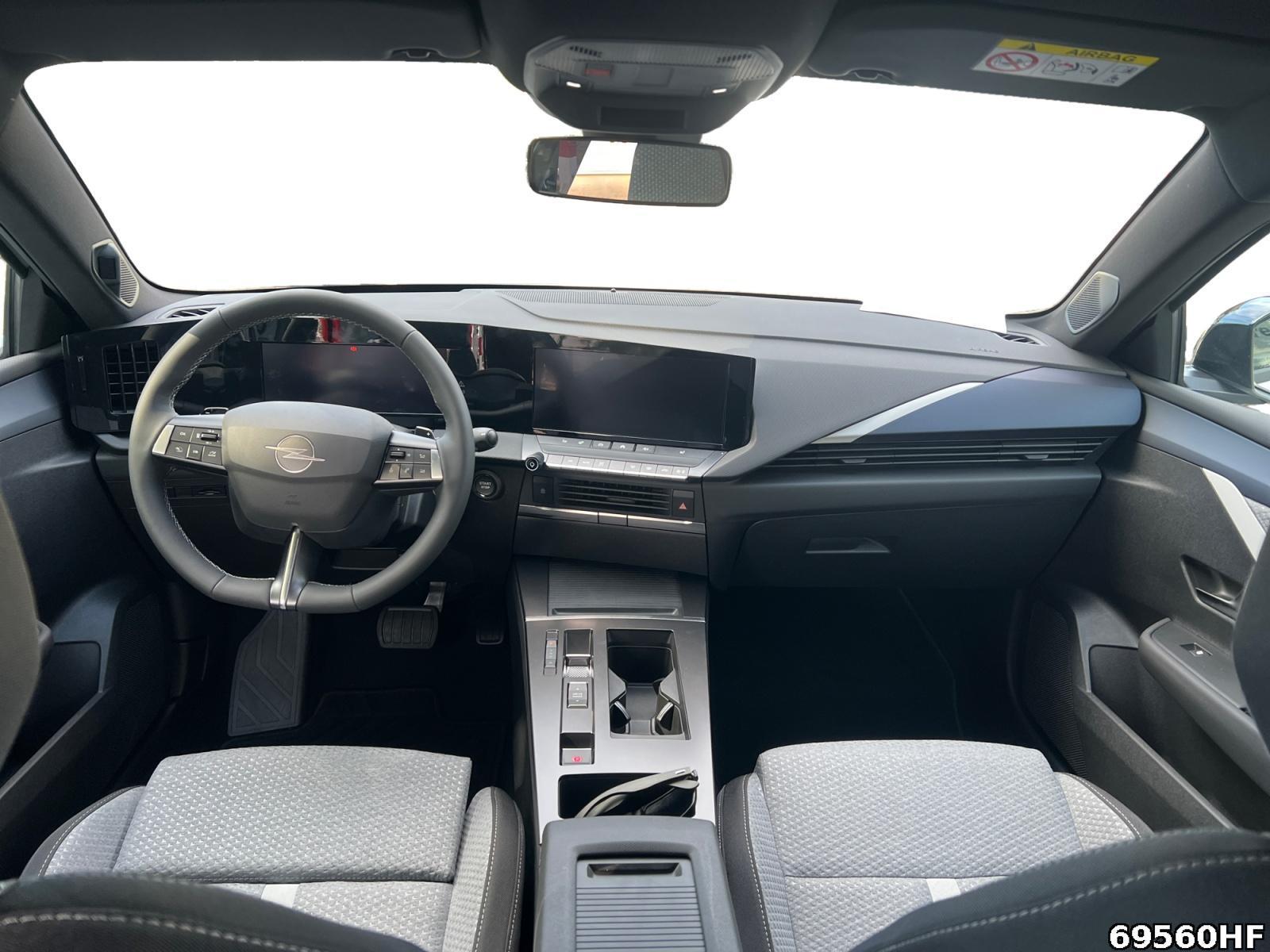 Fahrzeugabbildung Opel Astra ST Edition Hybrid 145 PS