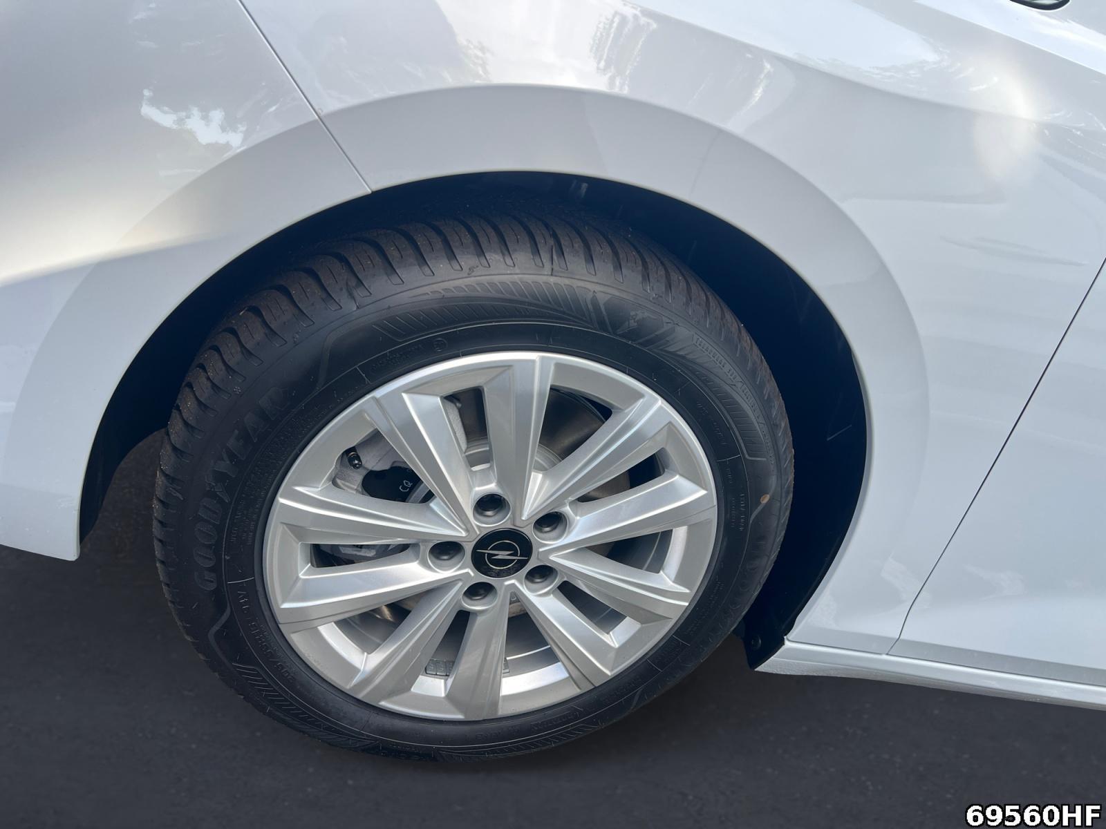 Fahrzeugabbildung Opel Astra ST Edition Hybrid 145 PS