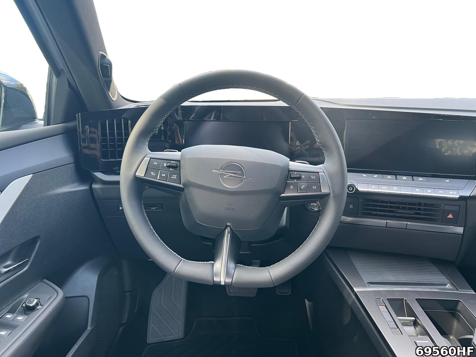 Fahrzeugabbildung Opel Astra ST Edition Hybrid 145 PS