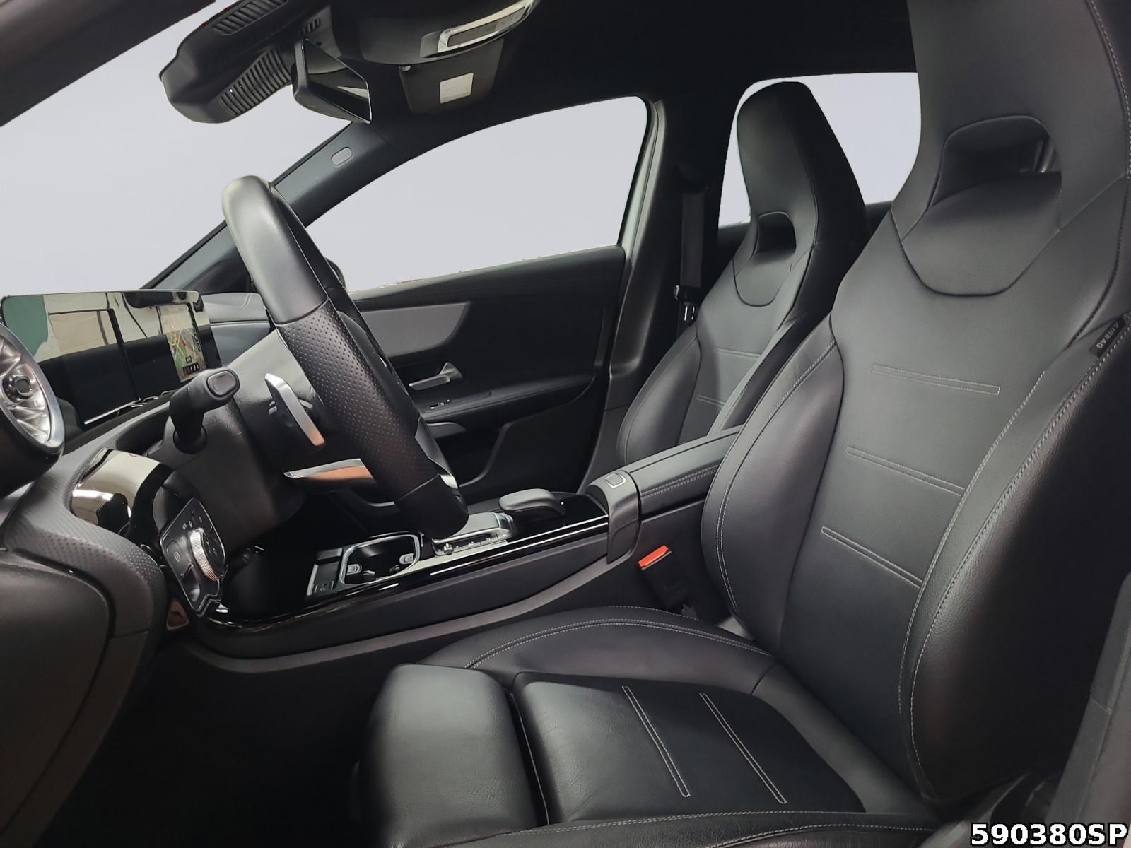 Fahrzeugabbildung Mercedes-Benz A 250 AMG MultiBeam 360° 19