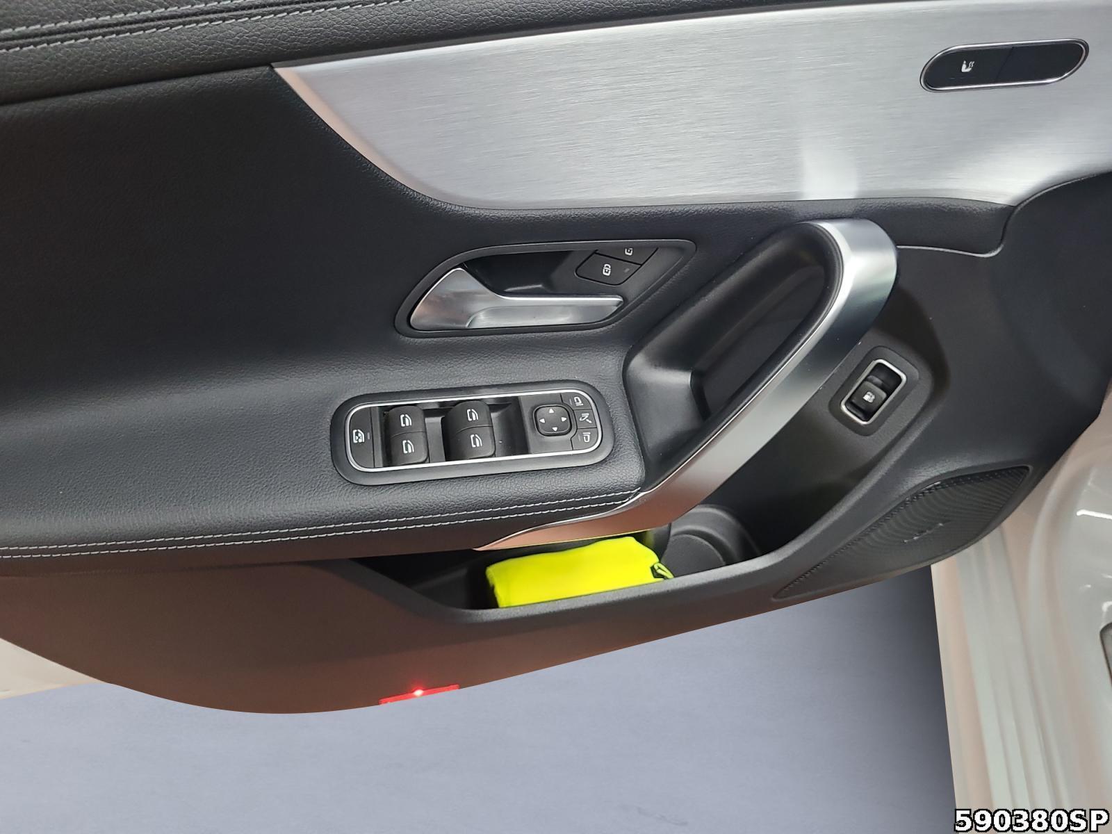 Fahrzeugabbildung Mercedes-Benz A 250 AMG MultiBeam 360° 19