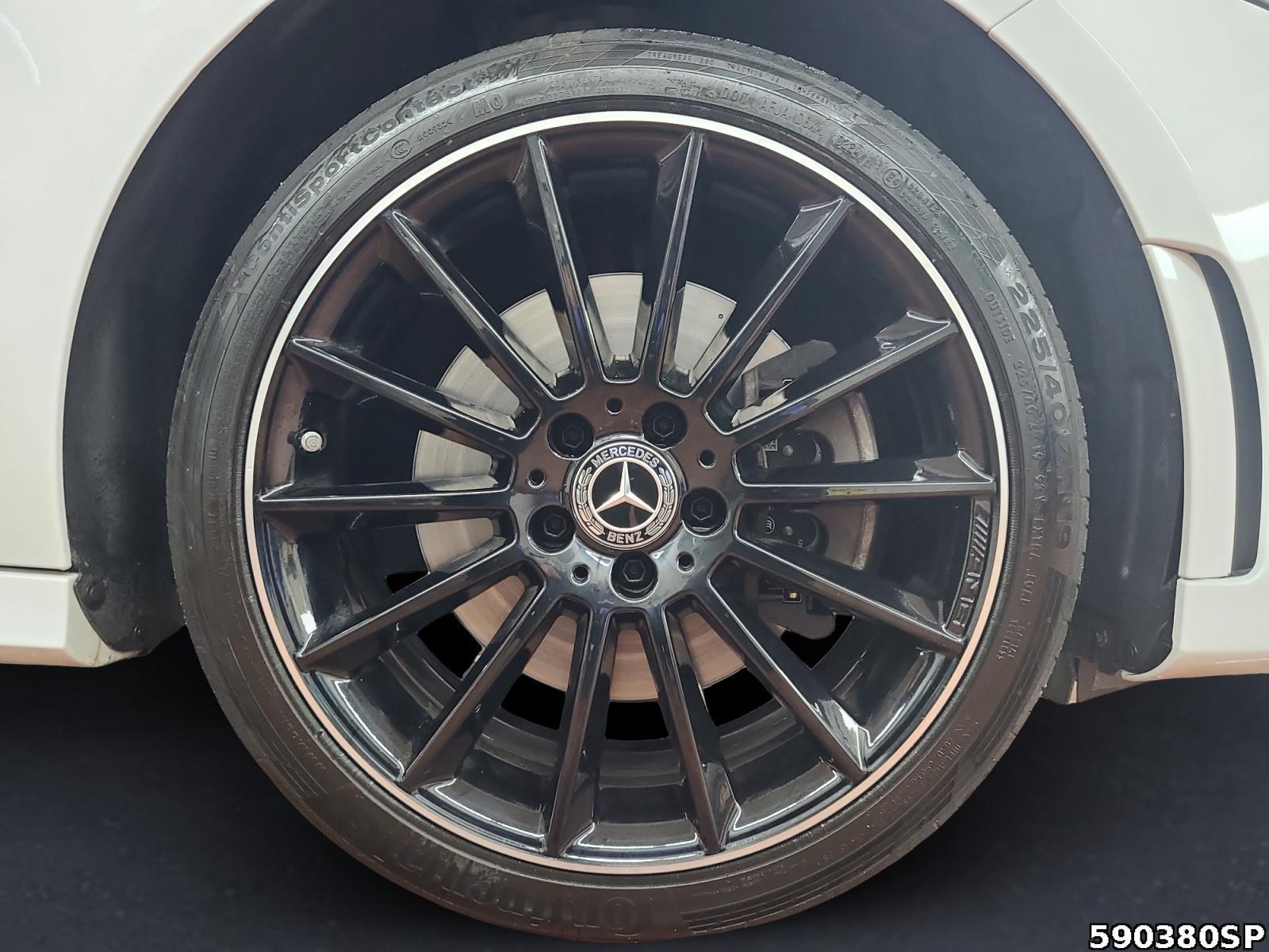 Fahrzeugabbildung Mercedes-Benz A 250 AMG MultiBeam 360° 19