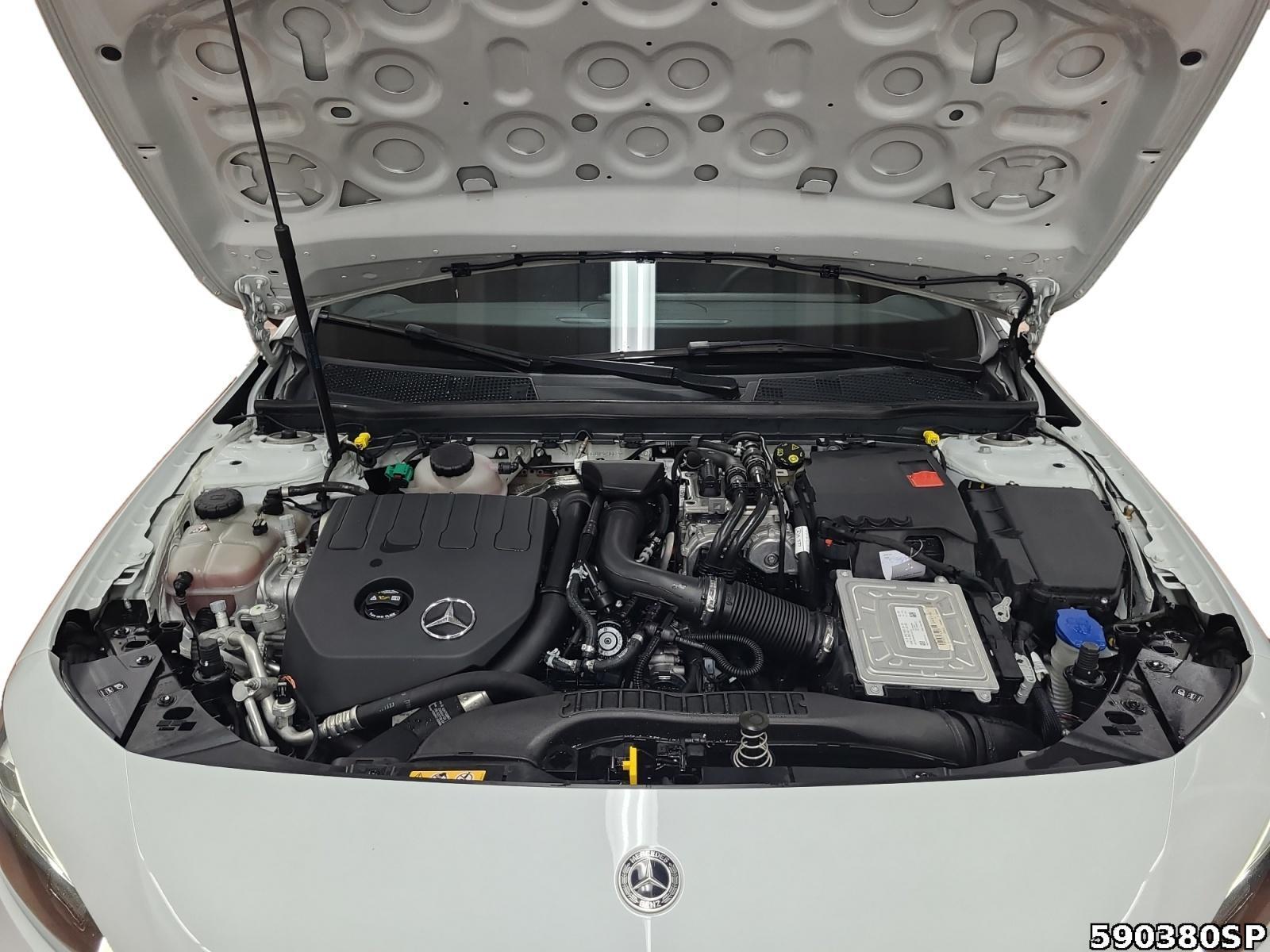 Fahrzeugabbildung Mercedes-Benz A 250 AMG MultiBeam 360° 19