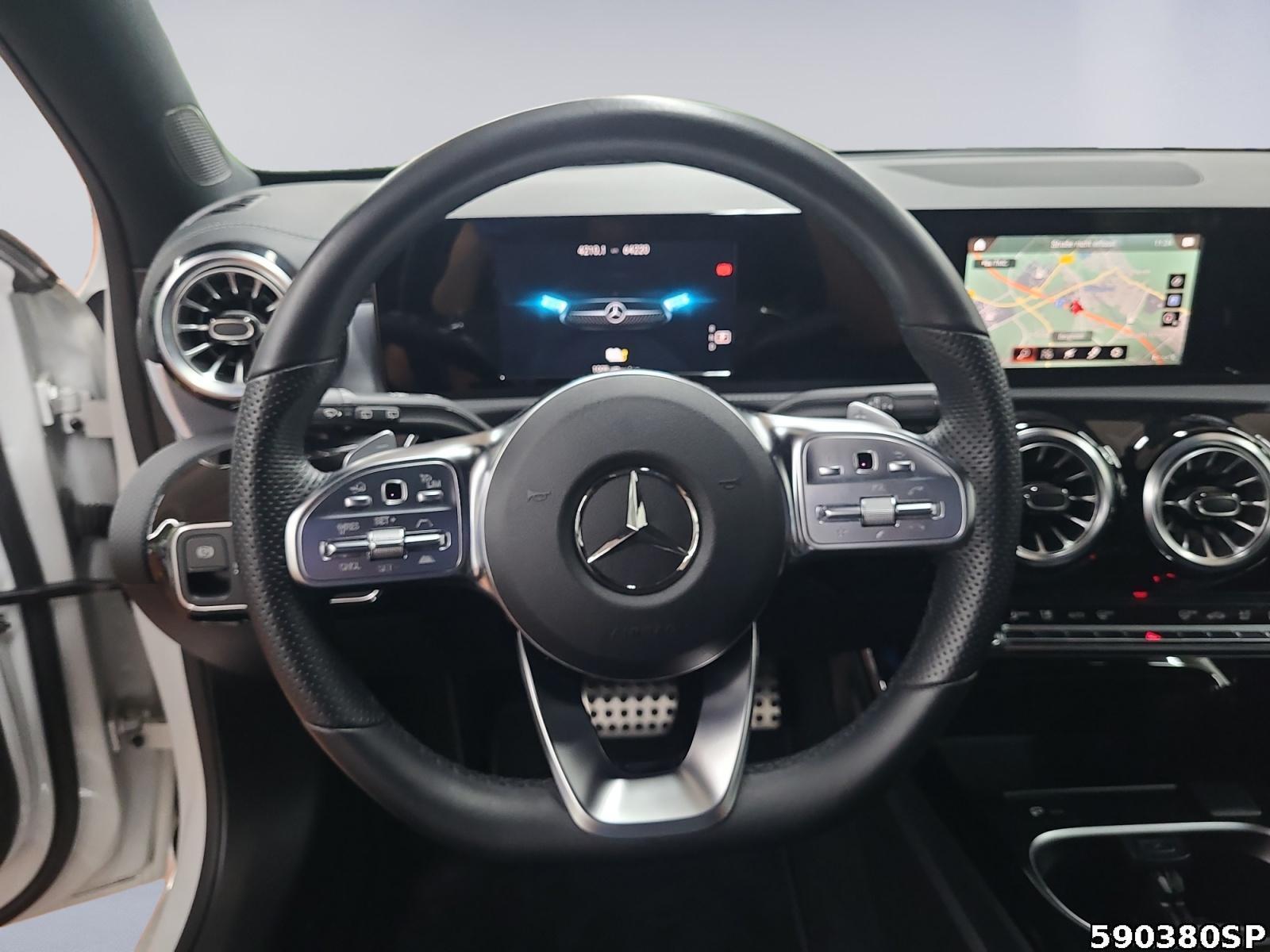 Fahrzeugabbildung Mercedes-Benz A 250 AMG MultiBeam 360° 19