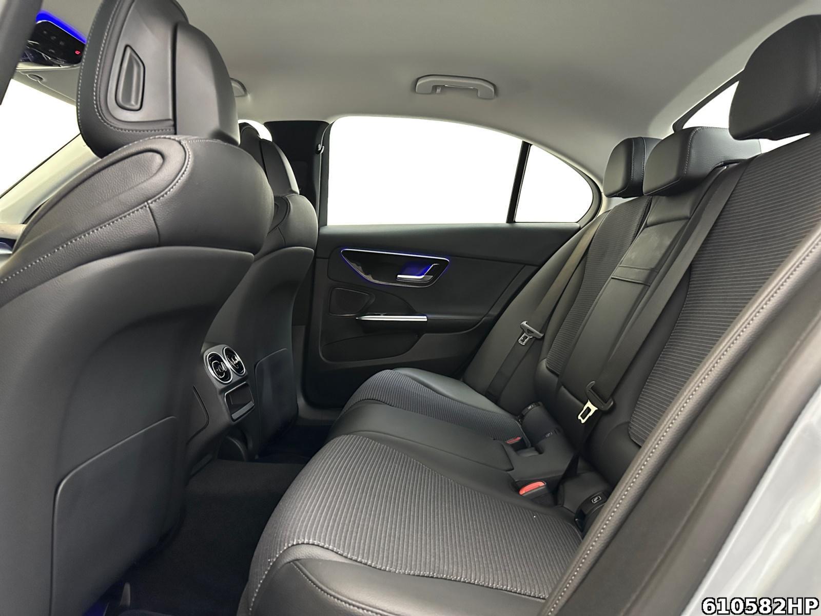 Fahrzeugabbildung Mercedes-Benz C 220 d Avantgarde Kamera Totw Ambiente CarPlay