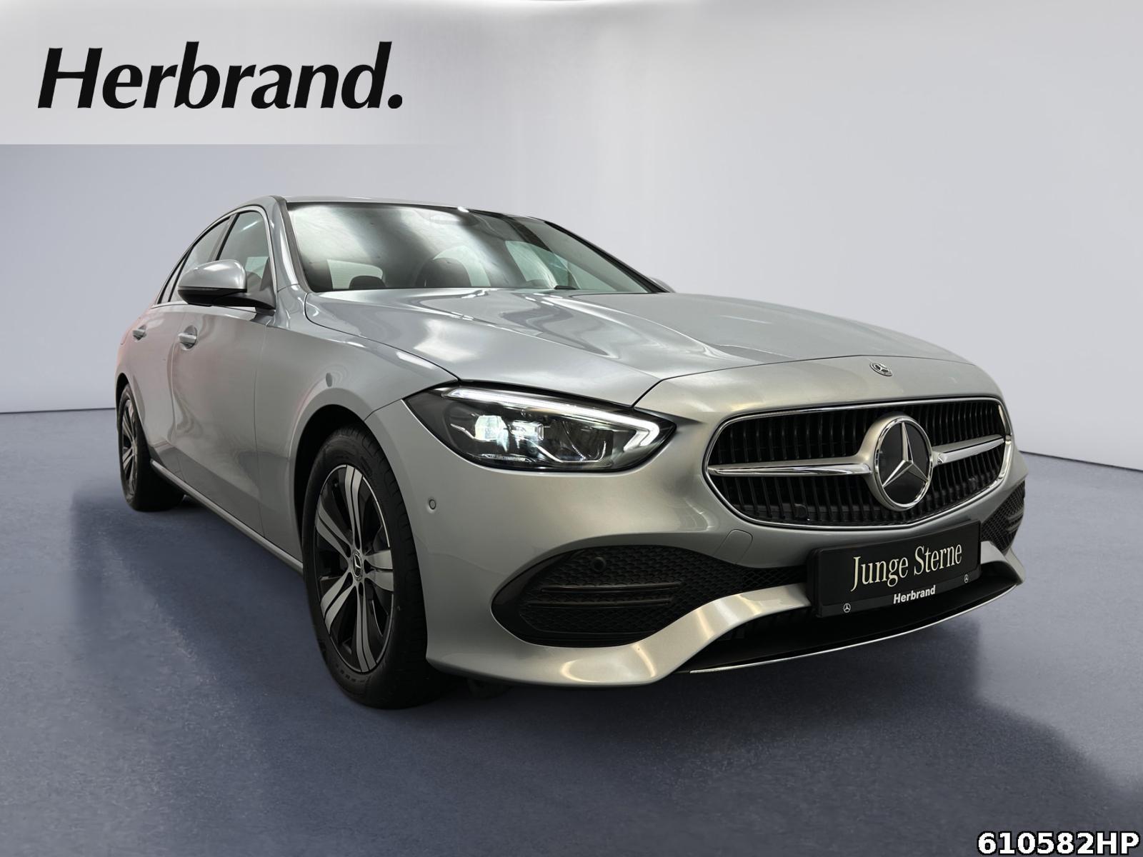Fahrzeugabbildung Mercedes-Benz C 220 d Avantgarde Kamera Totw Ambiente CarPlay