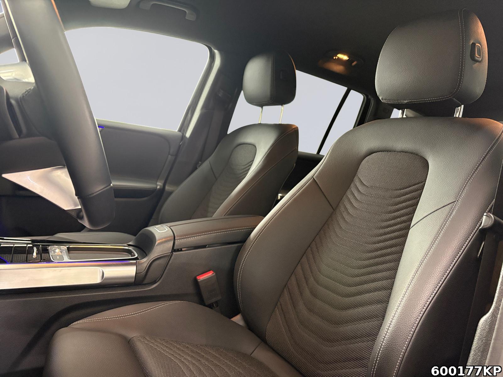Fahrzeugabbildung Mercedes-Benz GLB 200 Progressive AHK Kamera Ambiente Distroni