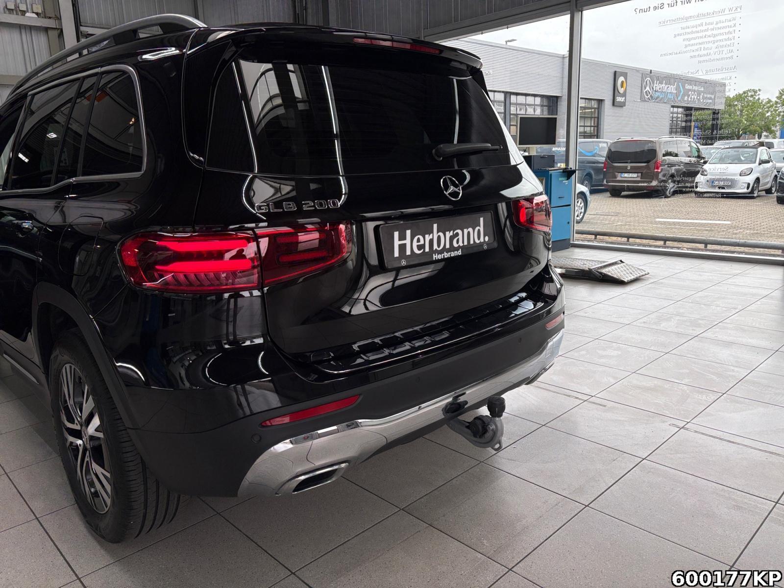 Fahrzeugabbildung Mercedes-Benz GLB 200 Progressive AHK Kamera Ambiente Distroni