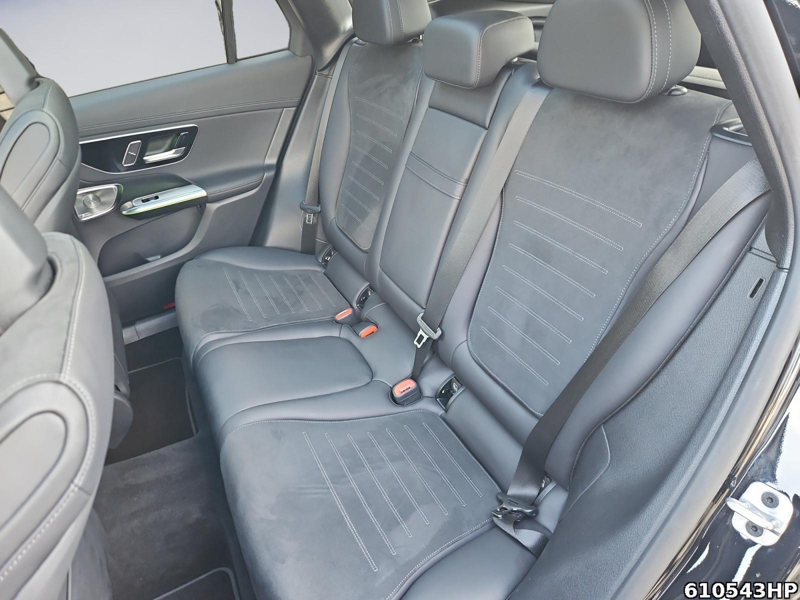Fahrzeugabbildung Mercedes-Benz GLC 300 e 4M AMG Line Panorama Burmester AHK 20