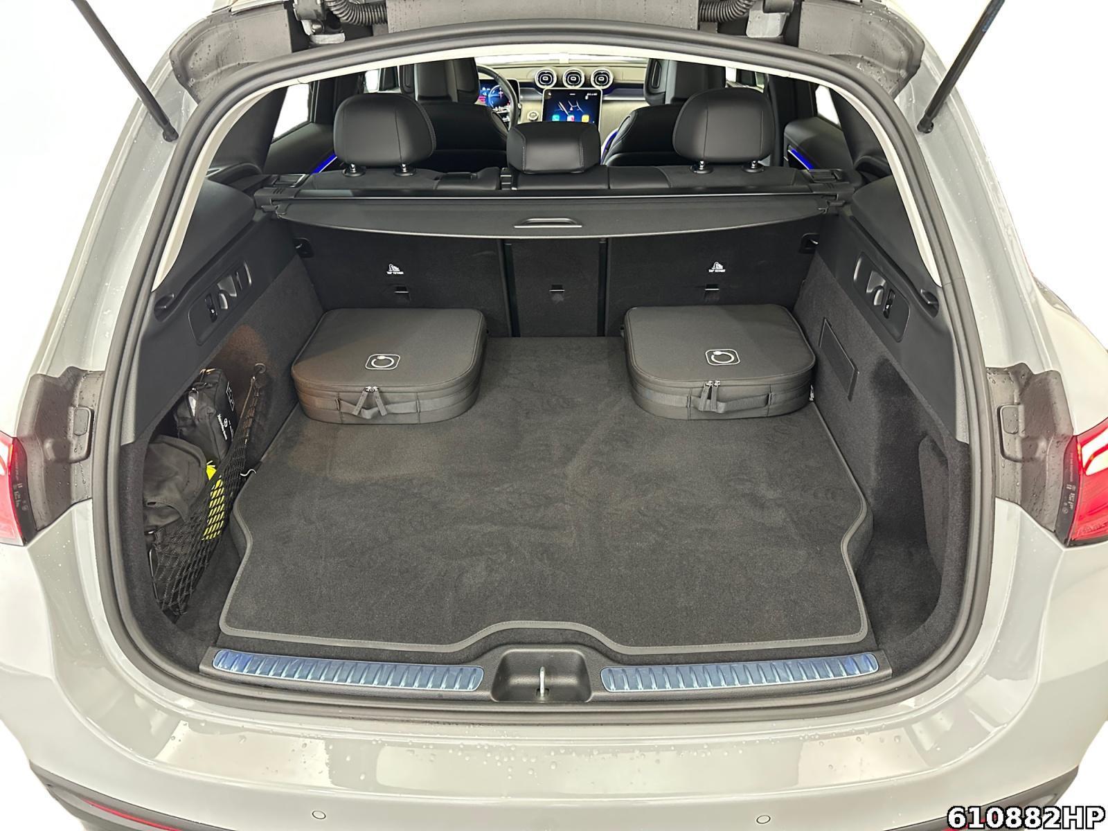 Fahrzeugabbildung Mercedes-Benz GLC 300 de 4M AMG AHK Distronic Burmester 360°