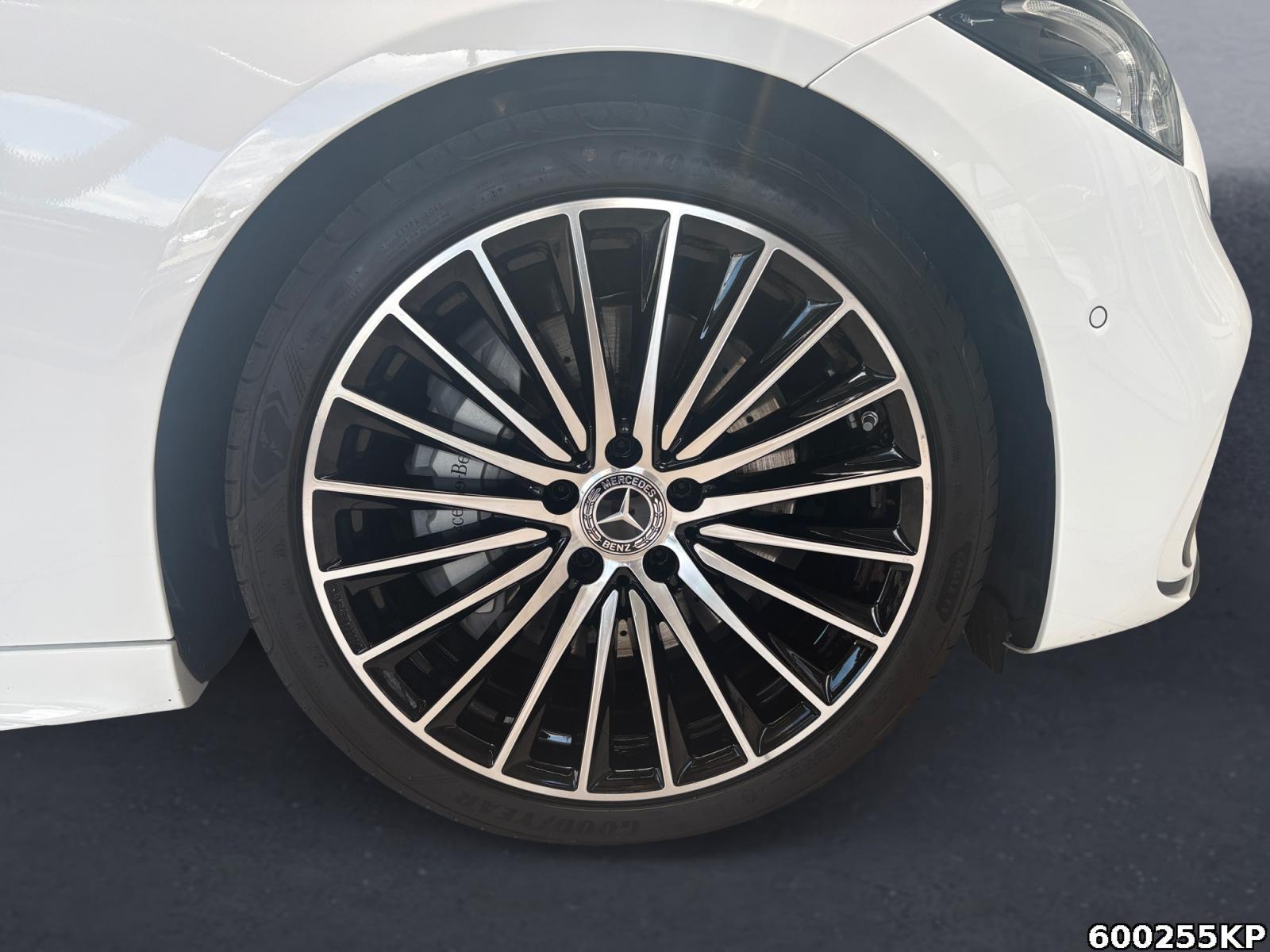 Fahrzeugabbildung Mercedes-Benz C 180 T AMG Pano Night Lenkradhzg. Rückfahrkam.