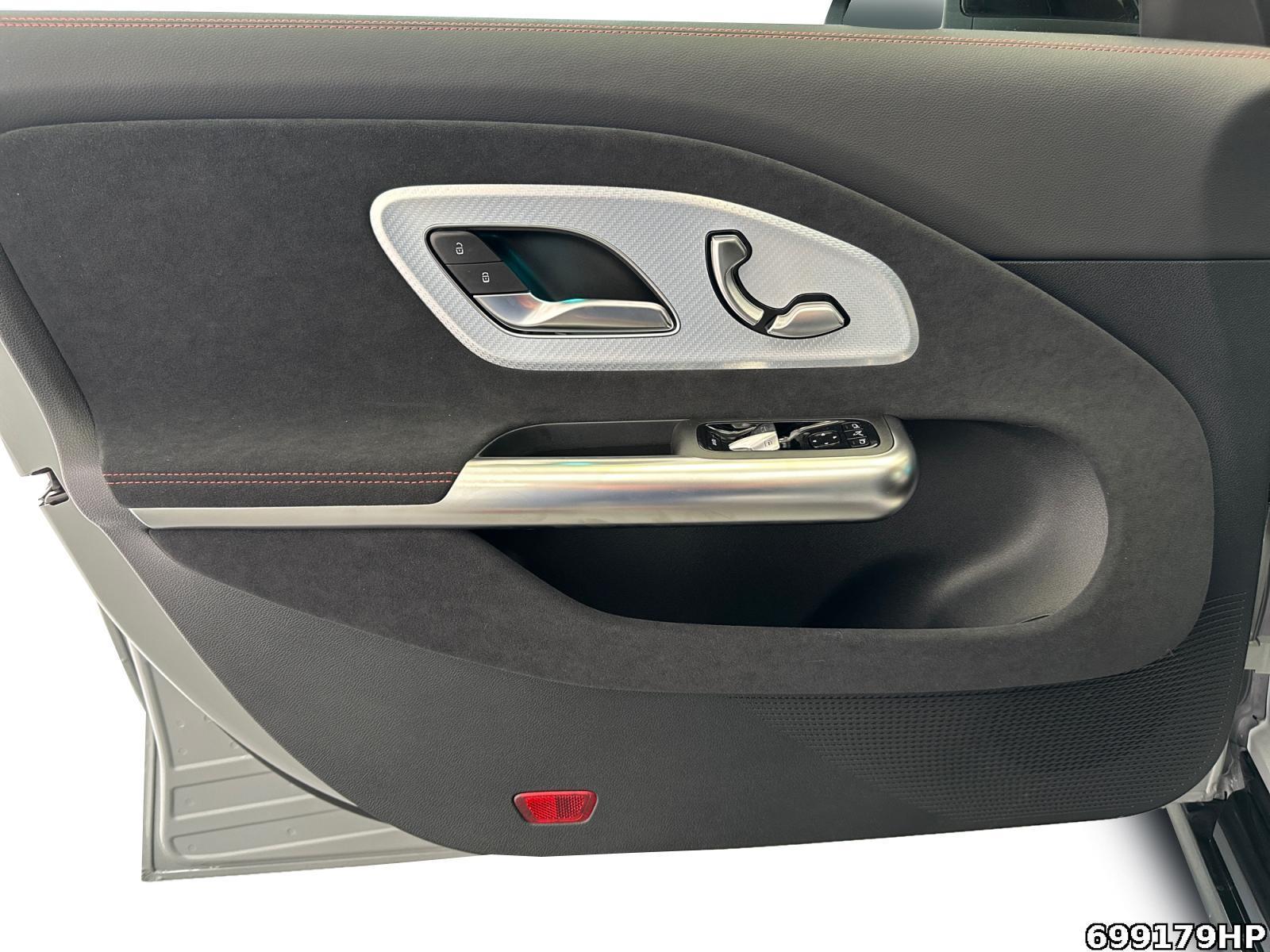 Fahrzeugabbildung Mercedes-Benz CLA 220 Shooting Brake +AMG+NIGHT+SUPERSCREEN+PREMIUM+360°+