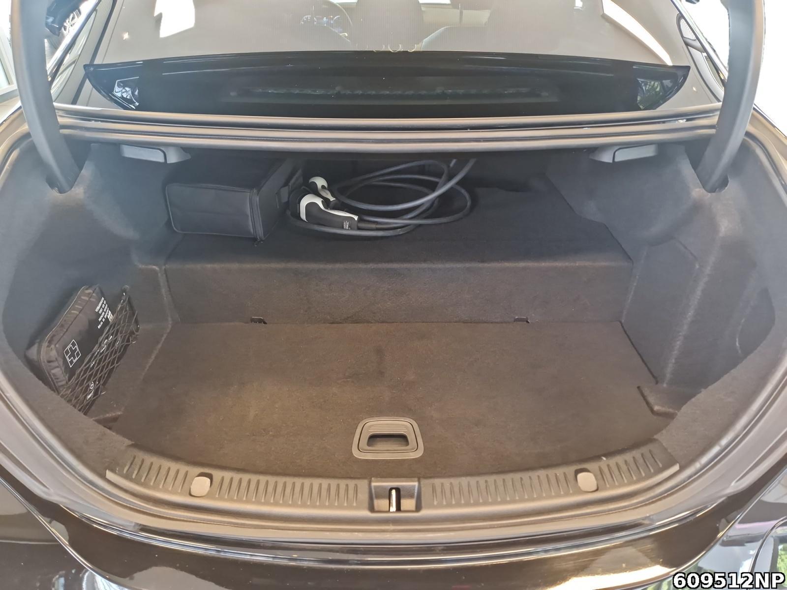 Fahrzeugabbildung Mercedes-Benz E 300 AMG AHK Night Head-up Burmester Memory